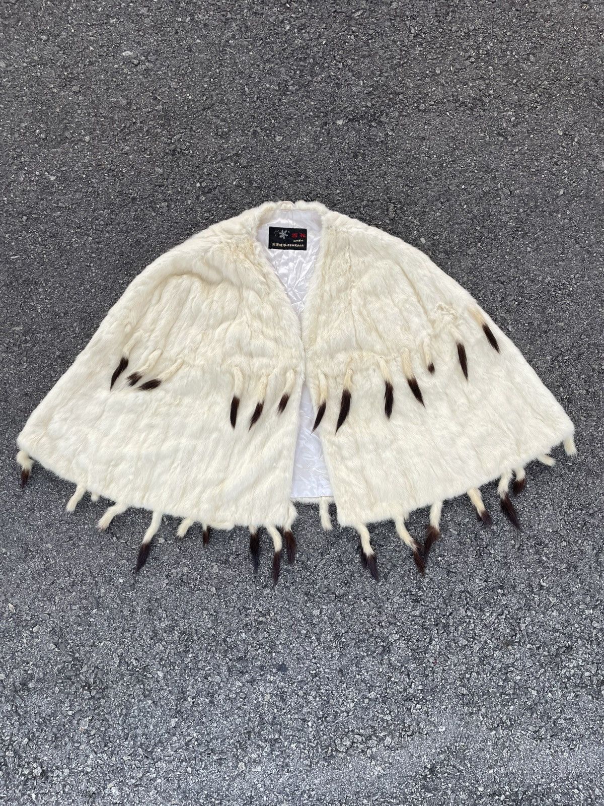 Designer Ermine Tail Cape Size M / US 6-8 / IT 42-44 - 1 Thumbnail