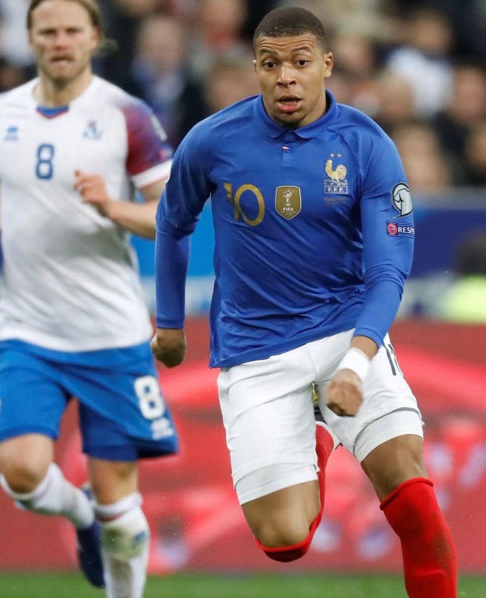 Nike Nike France KYLIAN MBAPPE🇫🇷 2019/20 special jersey Size US M / EU 48-50 / 2 - 6 Thumbnail