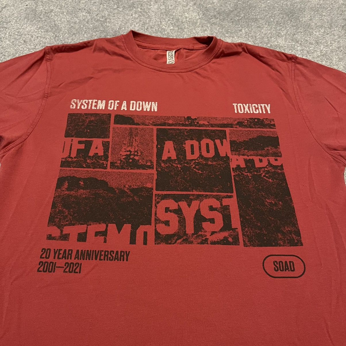 Band Tees Vintage System of a Down Toxicity Anniversary Band Album Tee Size US M / EU 48-50 / 2 - 2 Thumbnail