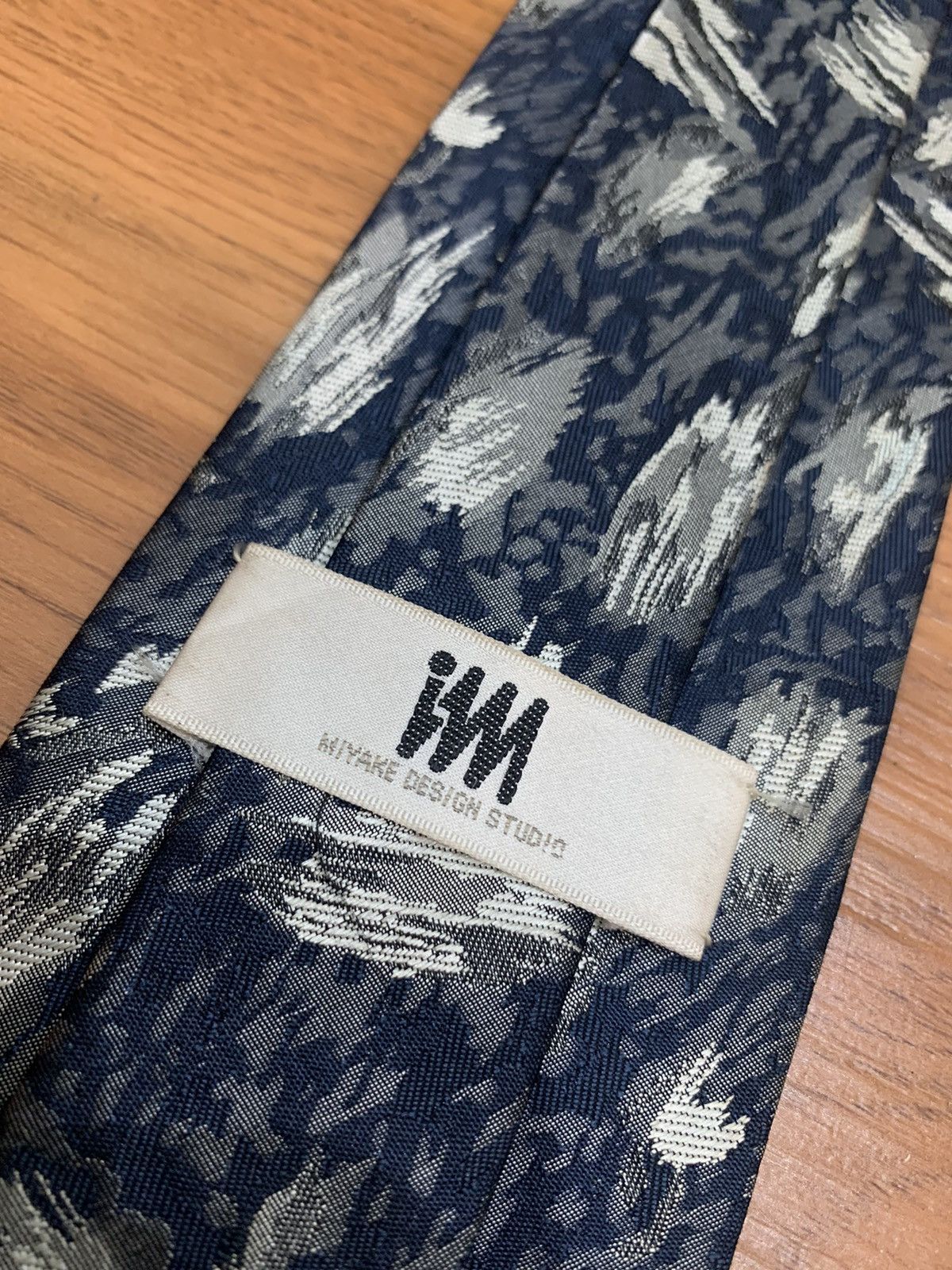 Issey Miyake Vintage issey Miyake abstrac silk neck tie Size ONE SIZE - 6 Thumbnail