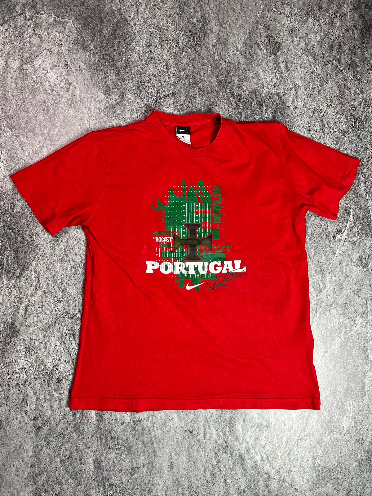 Pre-owned Nike X Soccer Jersey Y2k Nike Portugal Ronaldo Soccer Center Swoosh Graphic Tee In Red