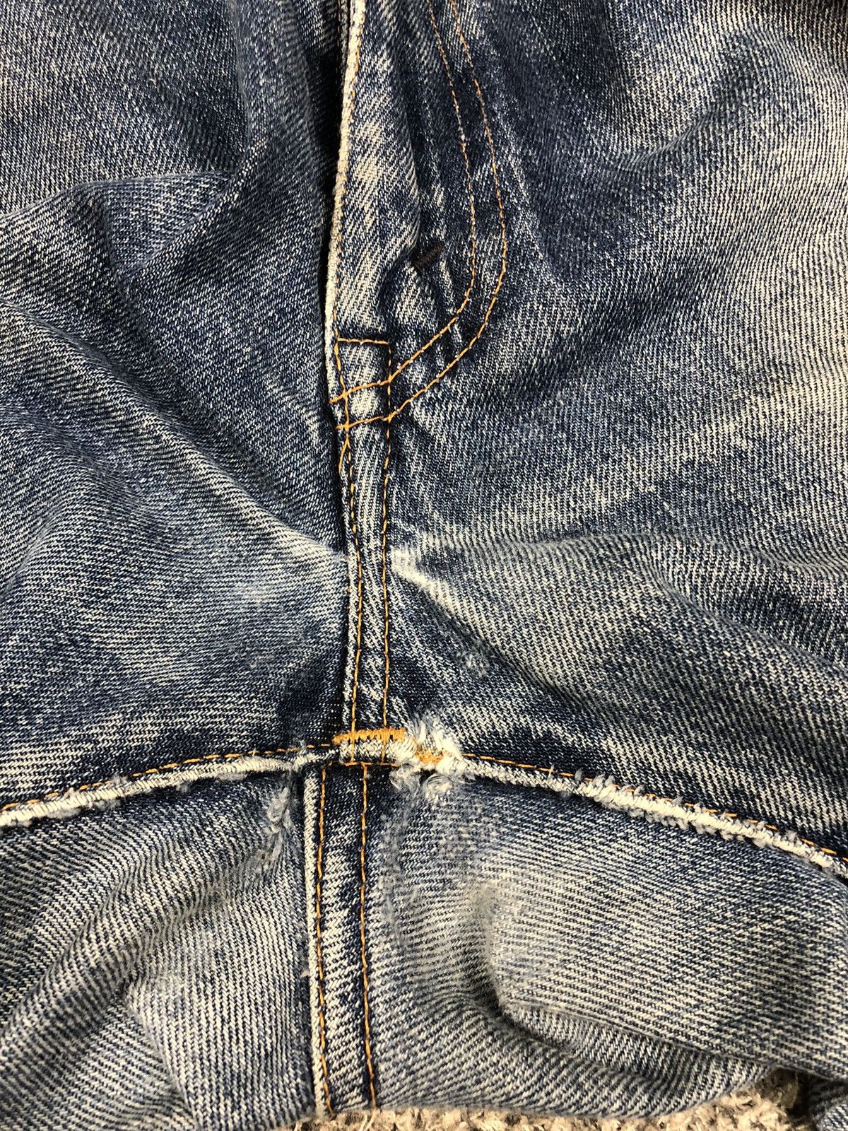 Japanese Brand × Levi's × Vintage Vintage 90s Distressed Levis 551 ZXX Salvage Jeans Size US 32 / EU 48 - 15 Thumbnail