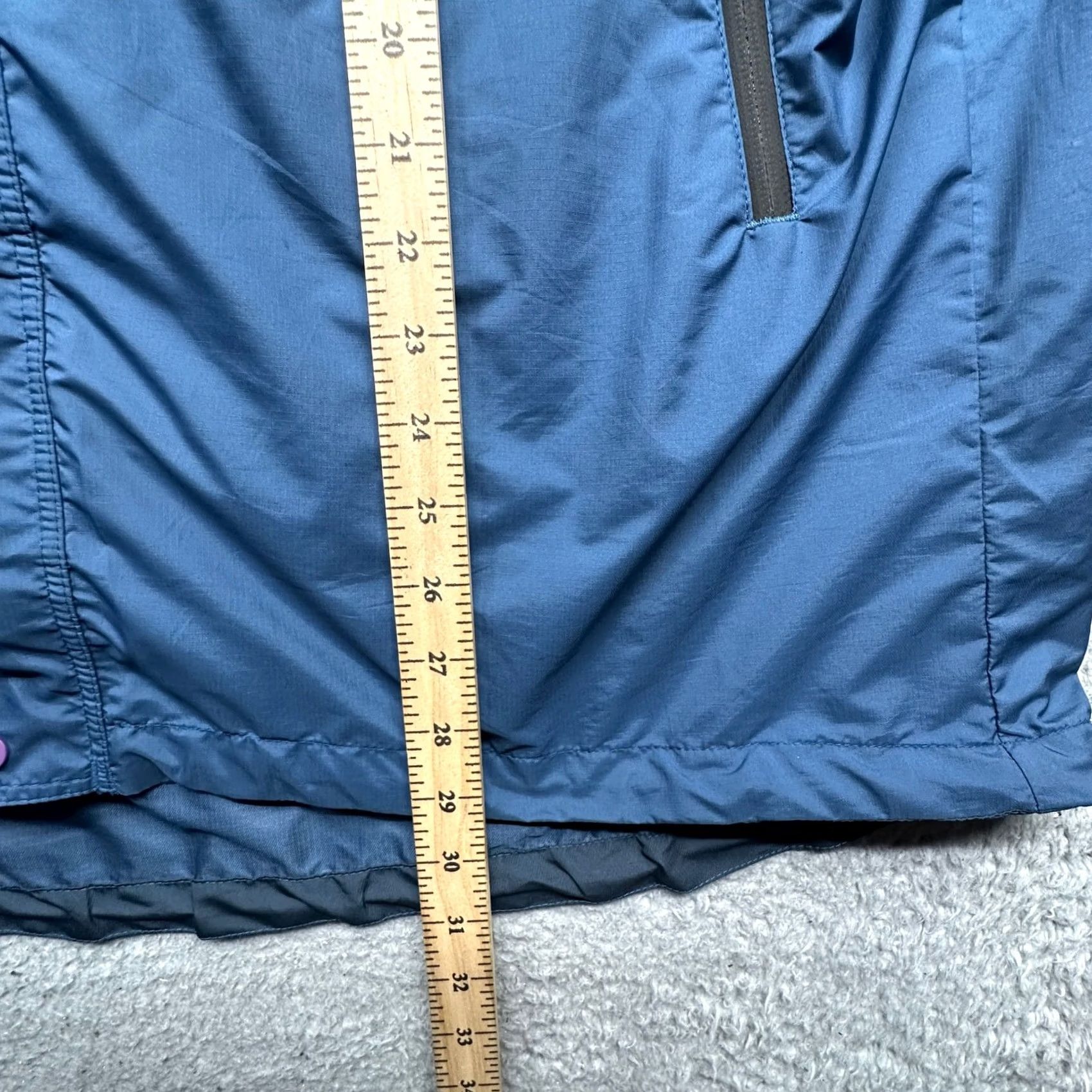 Patagonia VINTAGE Patagonia Jacket Mens Large Blue Polyester Hooded Zip Essenshell 83661 Size US L / EU 52-54 / 3 - 5 Thumbnail