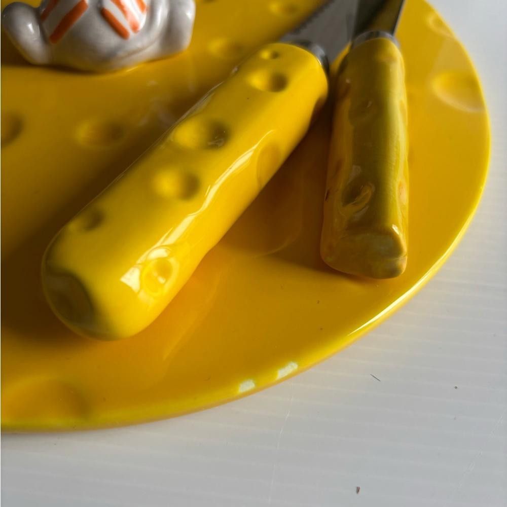 Designer Vintage Ceramic Cheese Plate with Knife and 3D Mouse-in box Size ONE SIZE - 5 Thumbnail