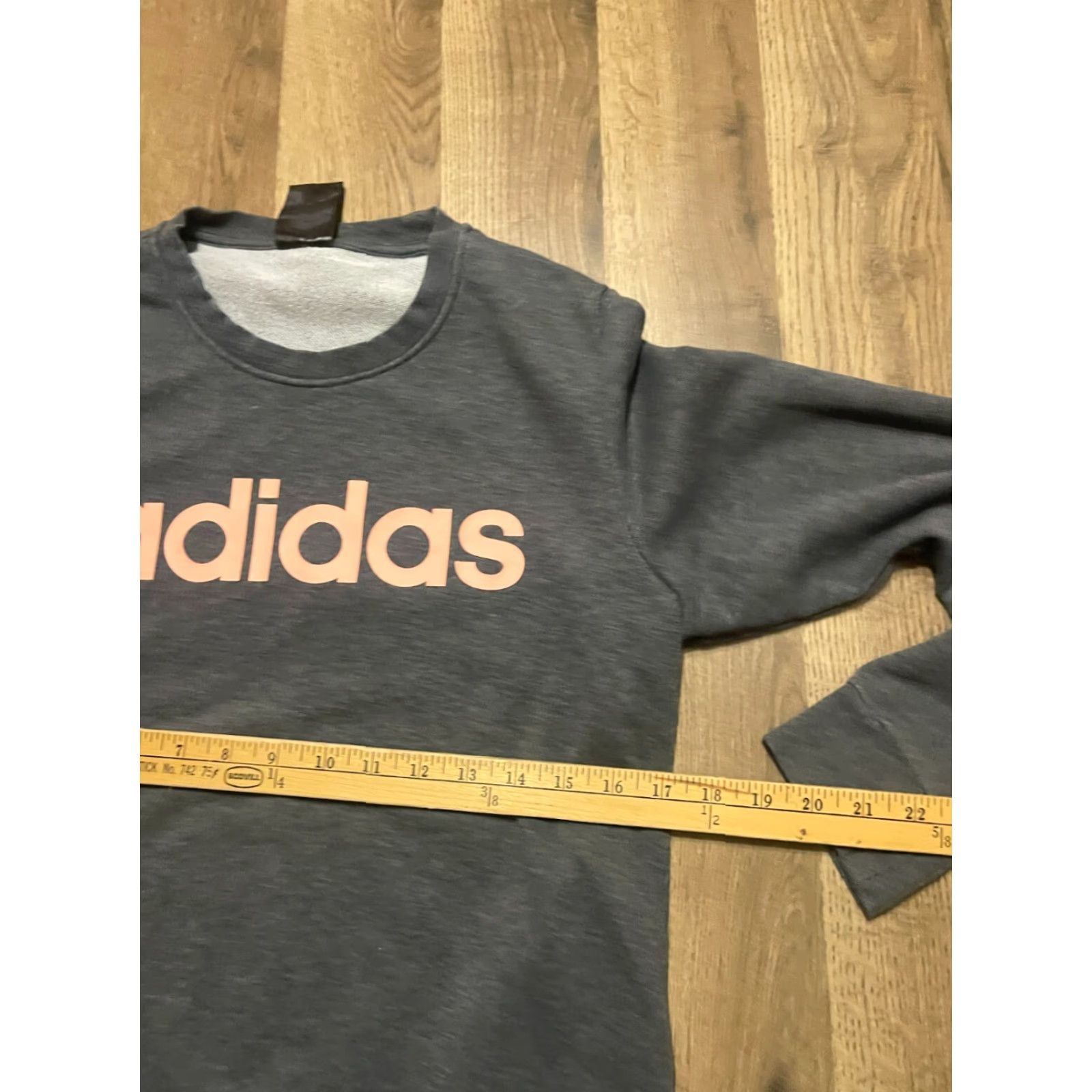 Adidas adidas Shirt Women's Size Medium Gray Pink Long Sleeve Crew Neck Logo Size M / US 6-8 / IT 42-44 - 5 Thumbnail