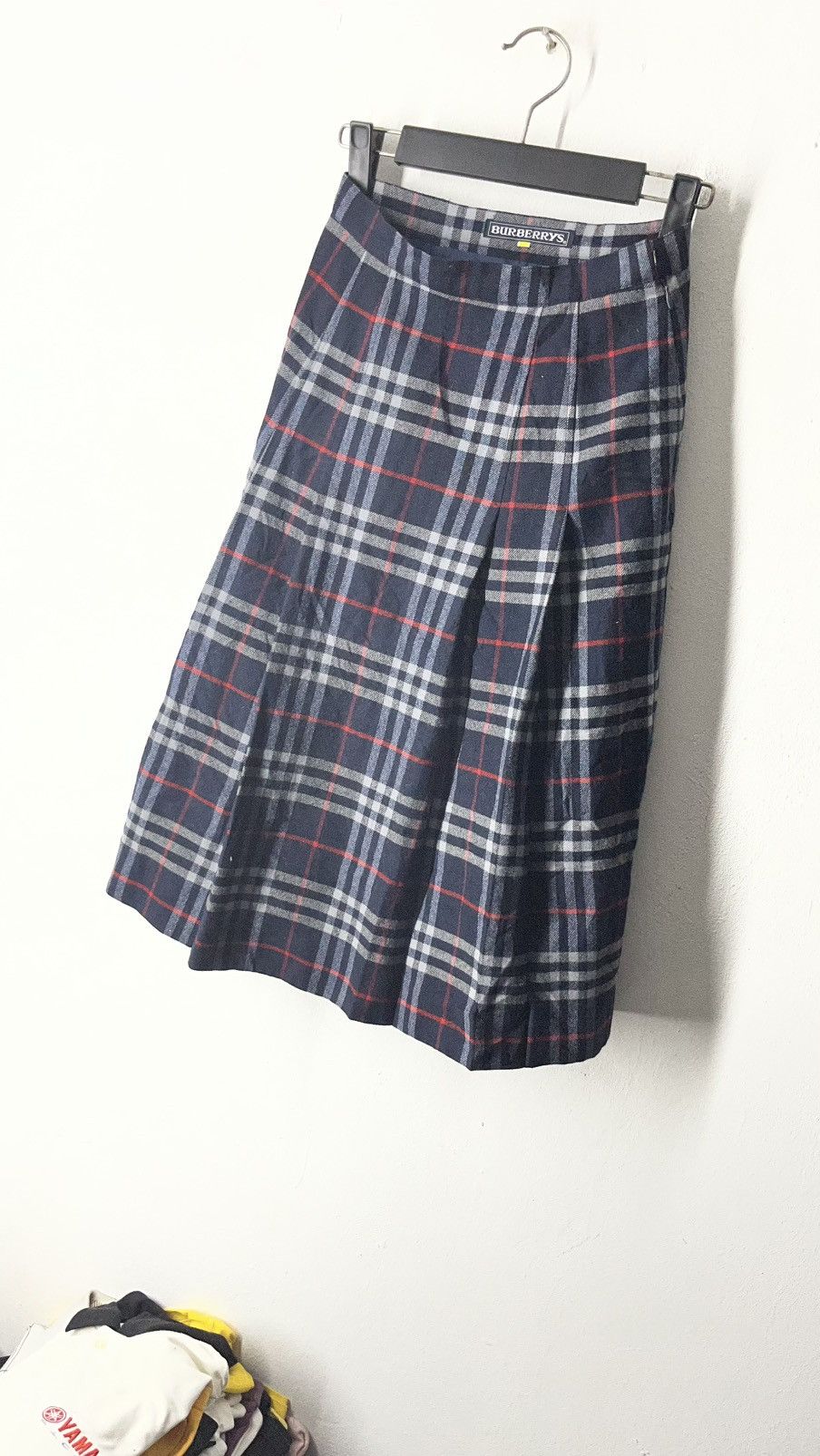 Burberry BURBERRY NOVACHEK VINTAGE SKIRT Size 24" / US 00 / IT 34 - 7 Thumbnail