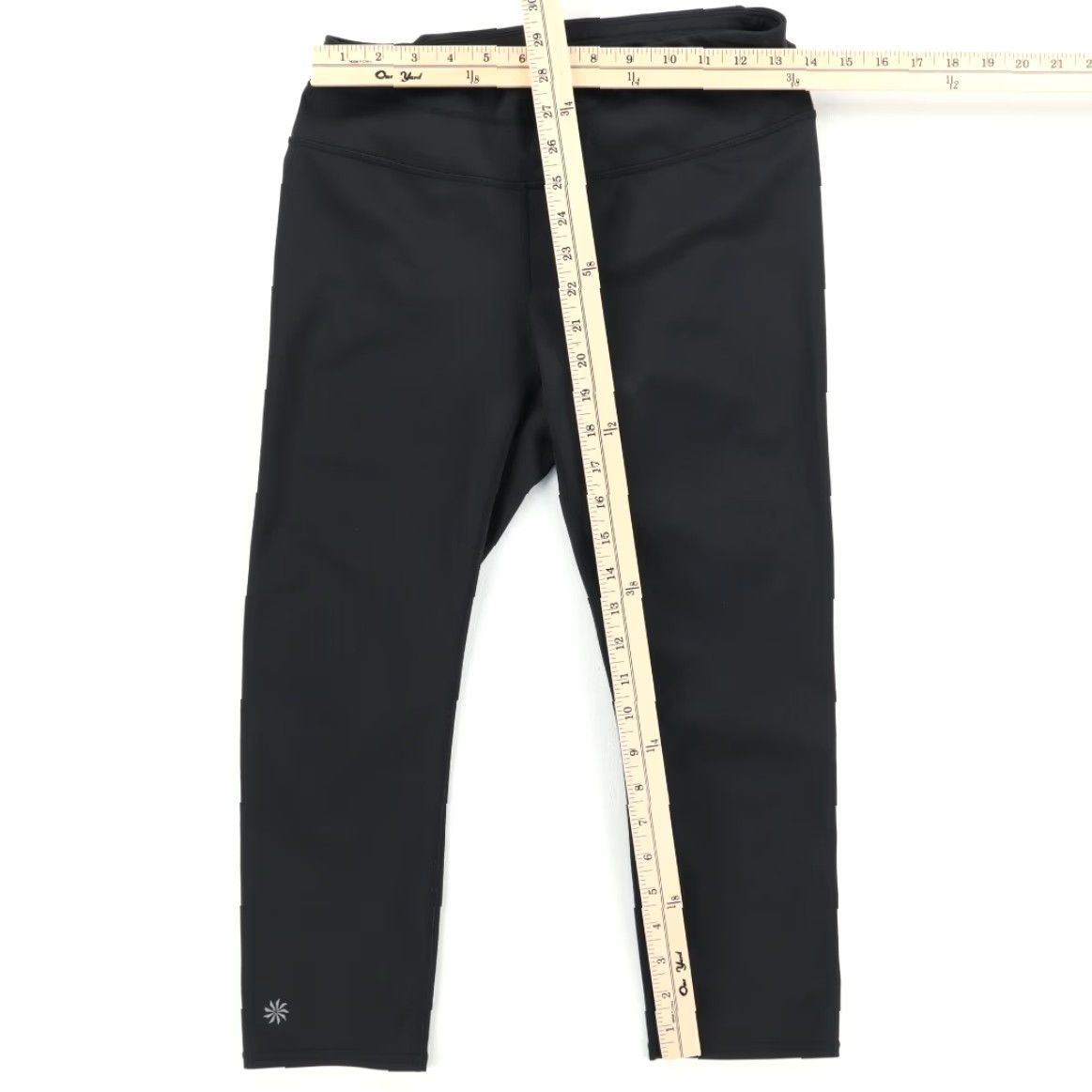 Athleta Athleta Black Women's M Leggings 20" Crop Woven Polyester High Stretch 305922 Pants Inseam 20" Activewear Regular Fit Modern 20" Crop Black Women's M Size 32" / US 10 / IT 46 - 3 Thumbnail