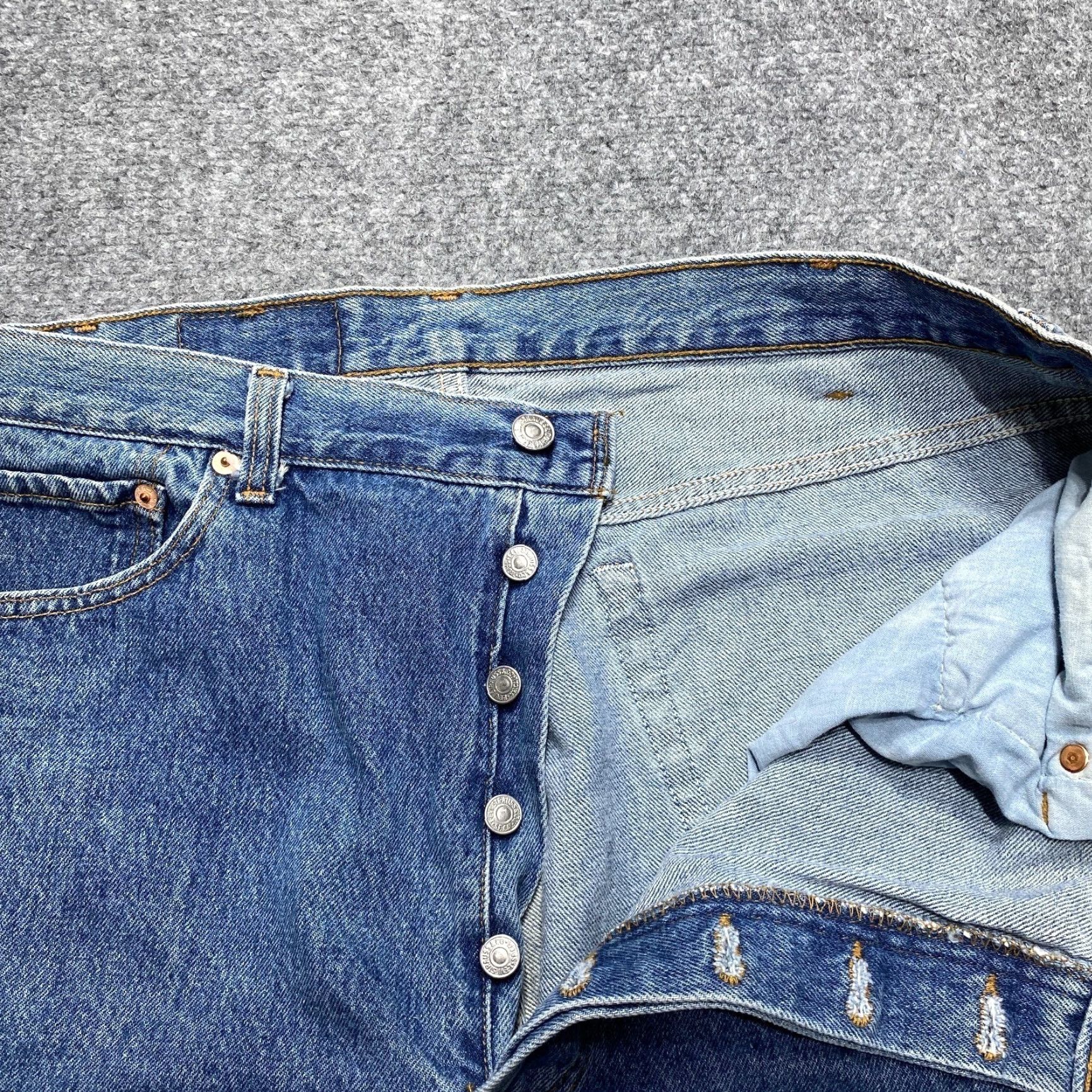Levi's VINTAGE Levi's Jeans Men 38x26 Blue 501 Button Fly Classic Straight 80s 90s Logo Workwear Cowboy Accessories Mens Jeans Size US 38 / EU 54 - 6 Thumbnail