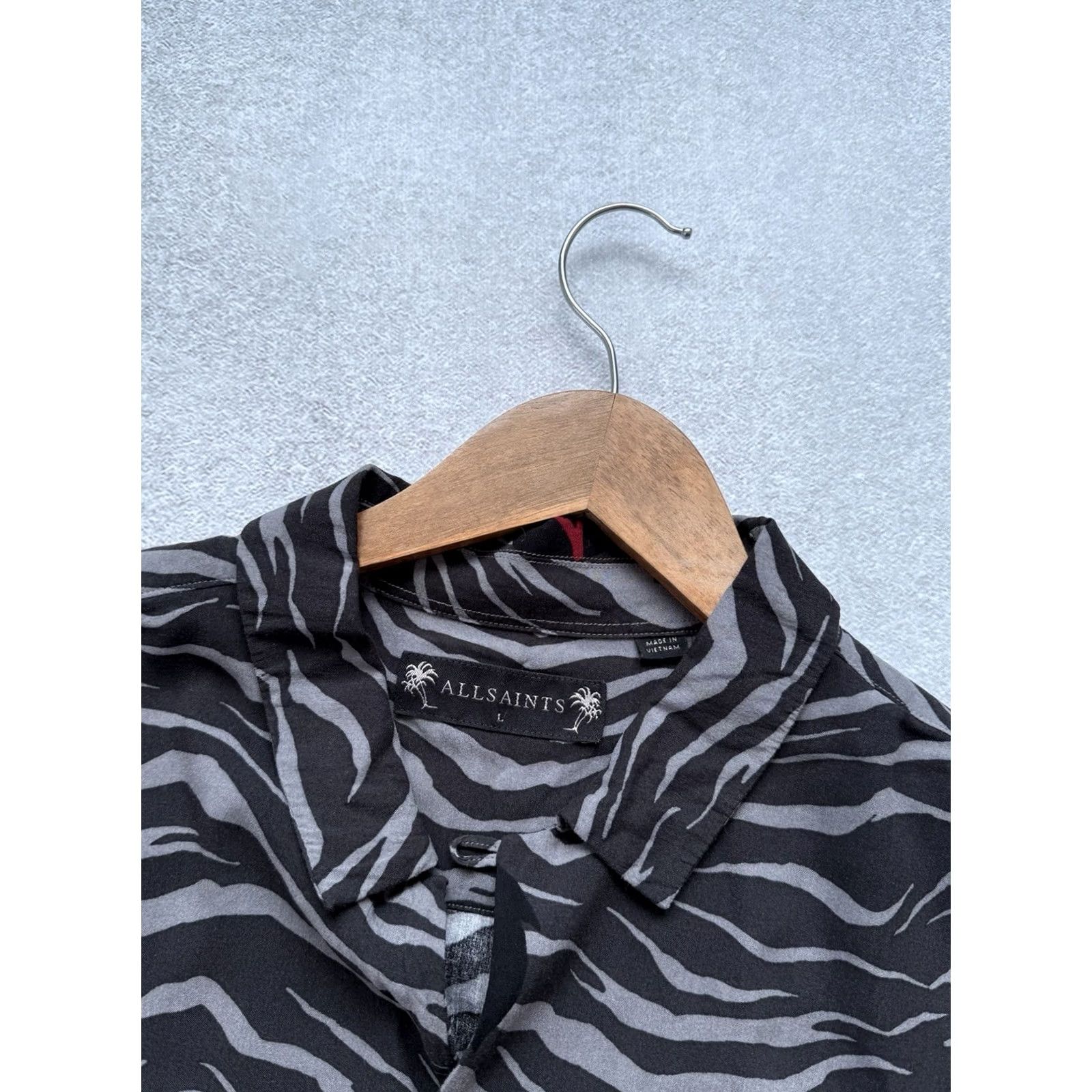 Allsaints VINTAGE AllSaints Zebra Print Viscose Long Sleeve Shirt Button Up Men Overshirt L Gray Size US L / EU 52-54 / 3 - 6 Thumbnail