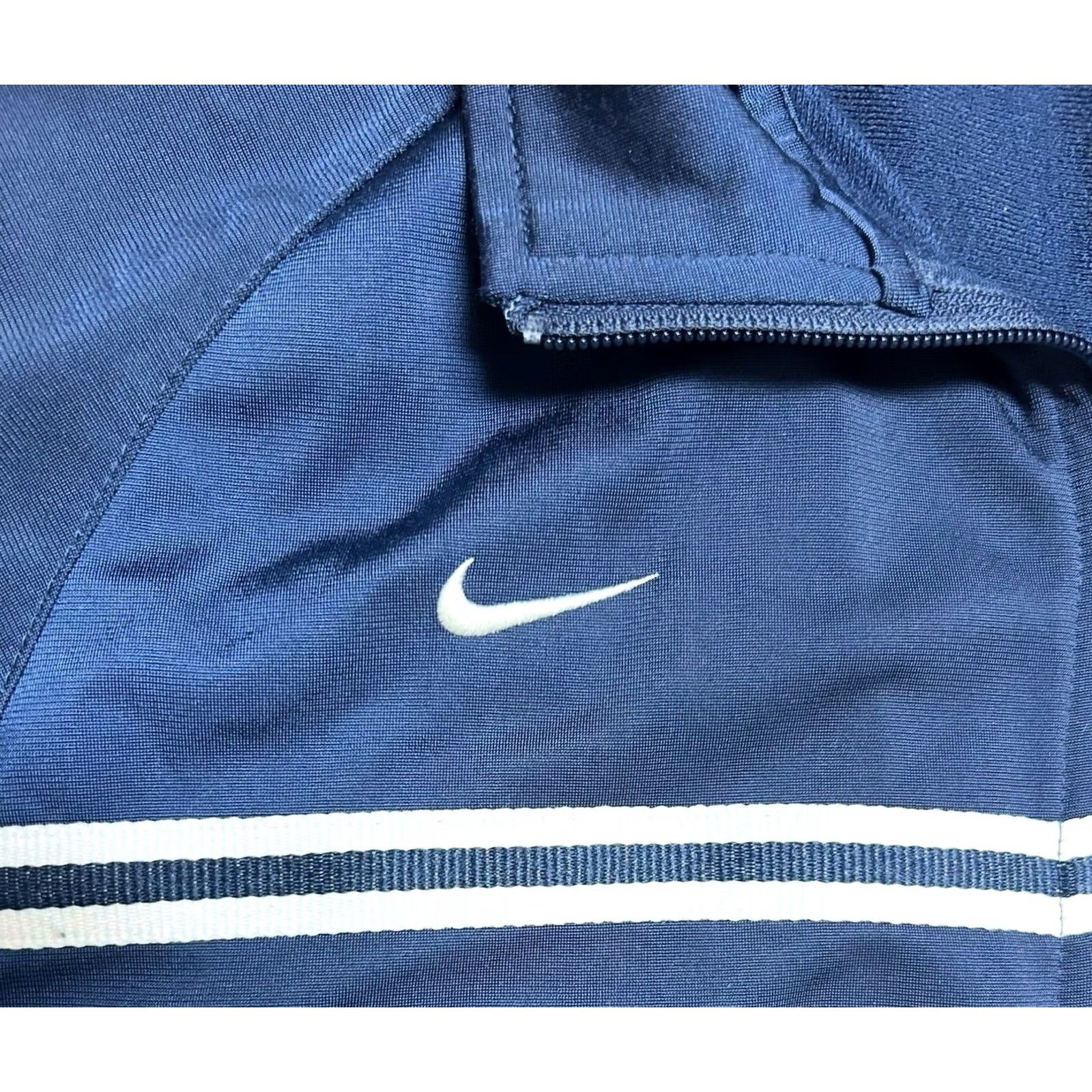Nike VINTAGE Nike Dri-Fit Logo Windbreaker Warm Up Track Jacket Mens Large Blue Y2K Size US L / EU 52-54 / 3 - 4 Thumbnail