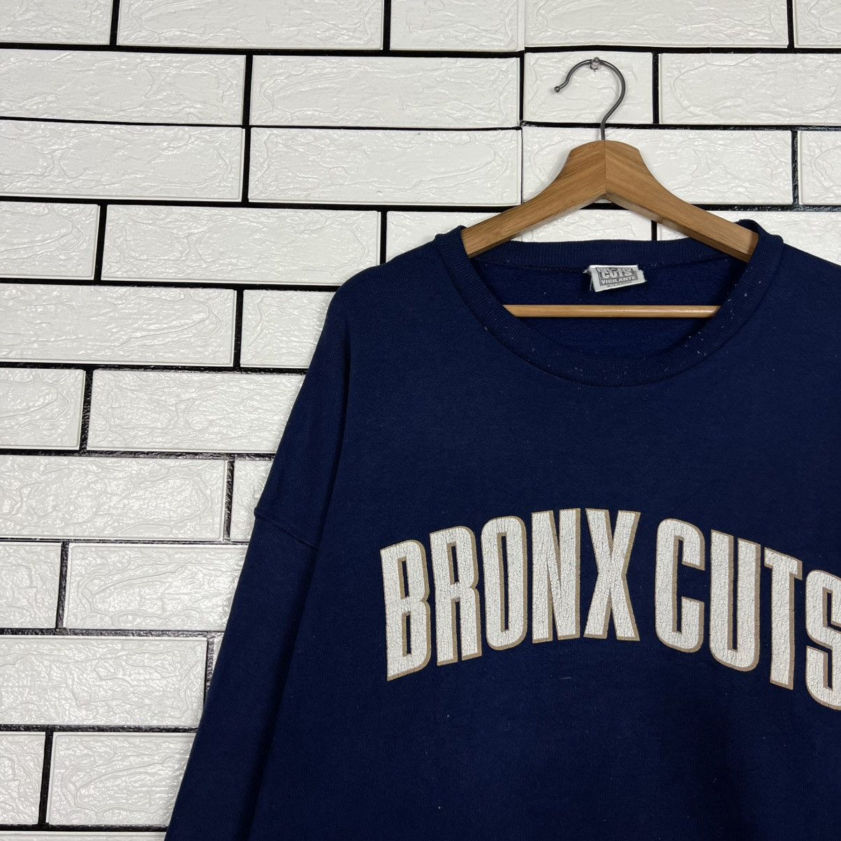 Vintage 90's BRONX CUTS Big Logo Sweatshirt Made in Usa #4069-C185 Size US XL / EU 56 / 4 - 4 Thumbnail