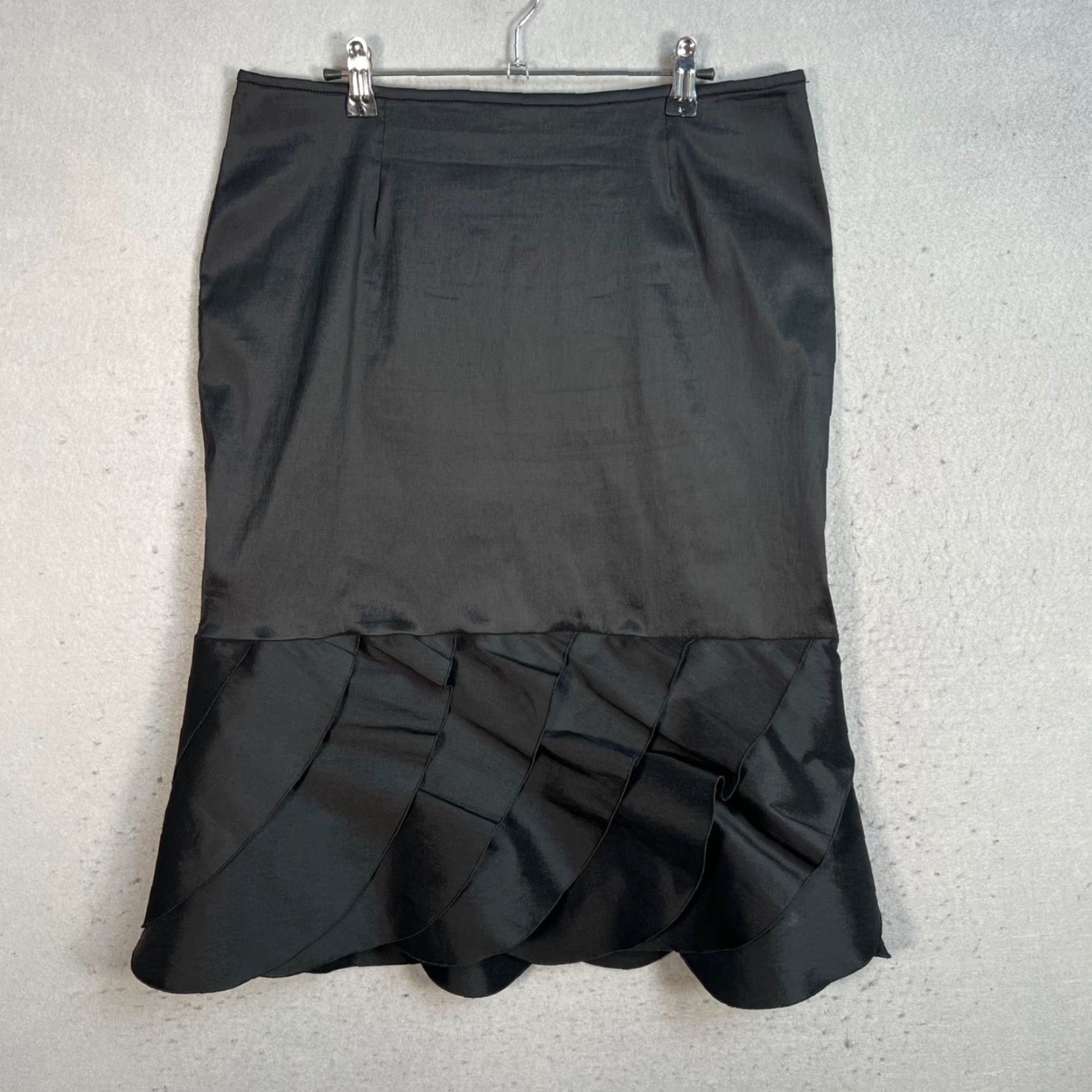 Vintage Vintage Xscape Woman Black Ruffled Hem Skirt Size 14W By Joanna Chen Size 36" / US 14 / IT 50 - 2 Thumbnail