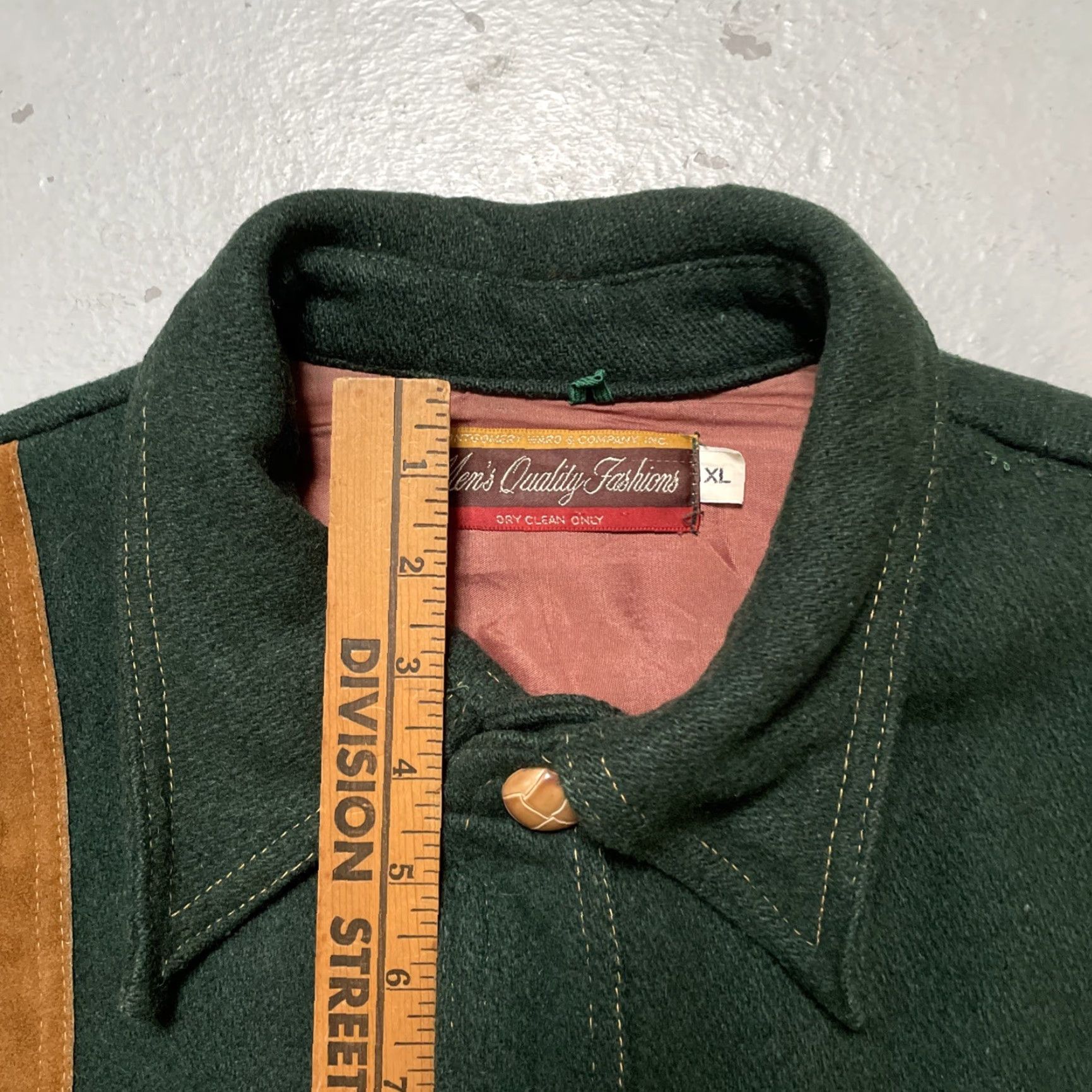 Vintage Vintage Montgomery Ward Wool Suede Leather Shooting Hunting Jacket XL Unisex Adults Green 80s Workwear Outdoor Military Fishing Hunting Pattern Size US XL / EU 56 / 4 - 5 Thumbnail