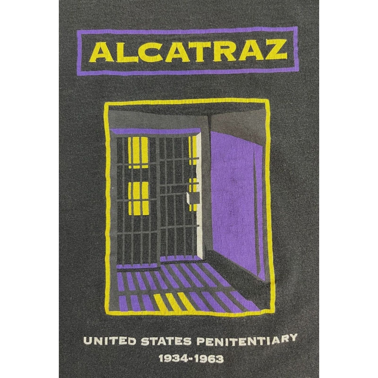 Vintage VINTAGE Men’s 90s T-Shirt Alcatraz United States Penitentiary 1934-1963 Black M Gothic Short Sleeve Crew Neck Graphic Print Double-Sided Mens Size US M / EU 48-50 / 2 - 3 Thumbnail