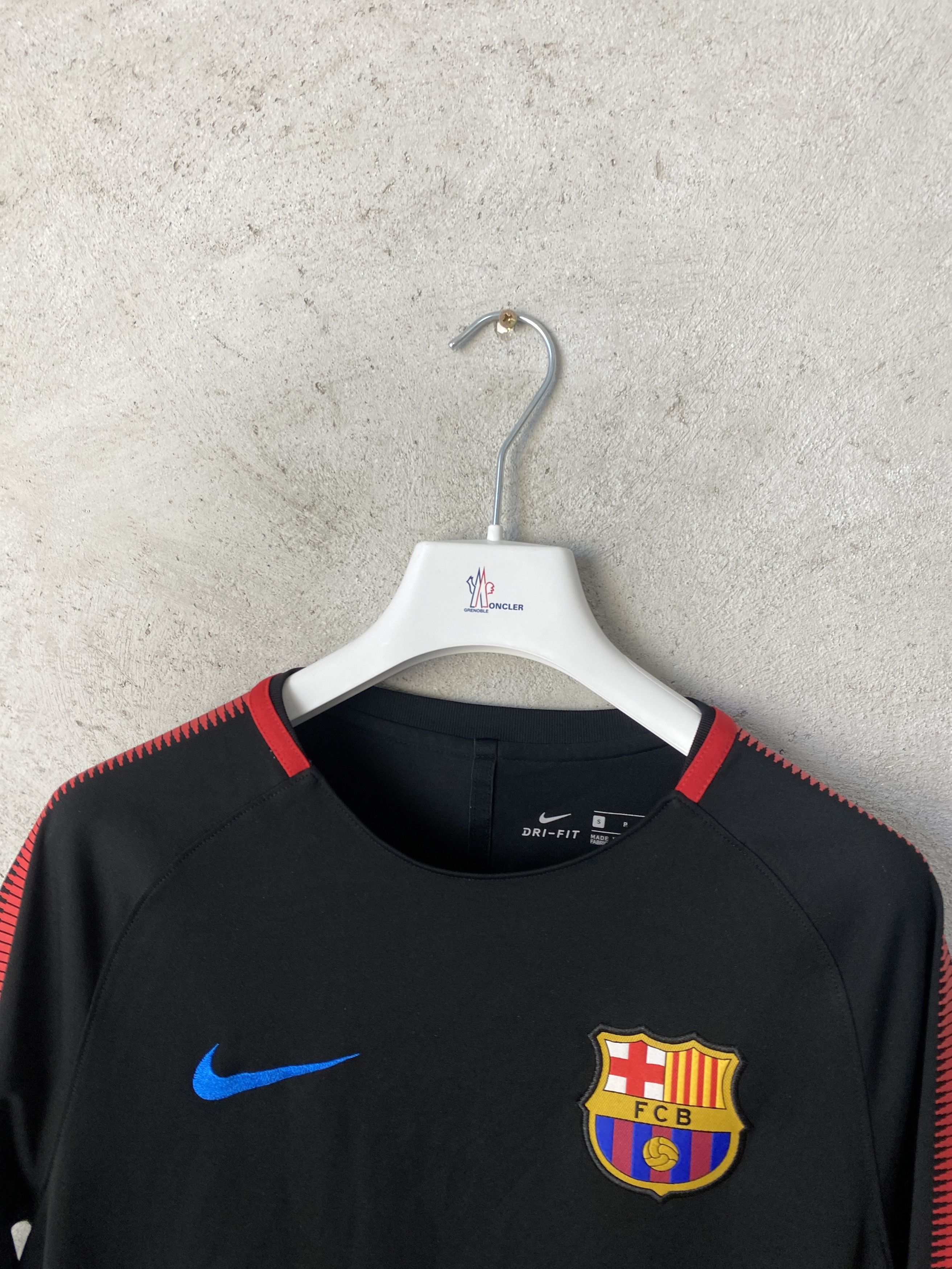 Nike Nike FC Barcelona jersey t-shirt sport blokecore y2k Size US S / EU 44-46 / 1 - 2 Thumbnail