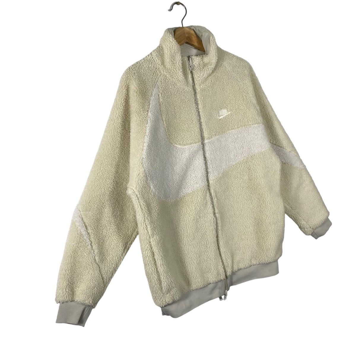 Nike Nike Fleece Big Swoosh Reversible Boa Jacket Zipper L Size Size US L / EU 52-54 / 3 - 4 Thumbnail