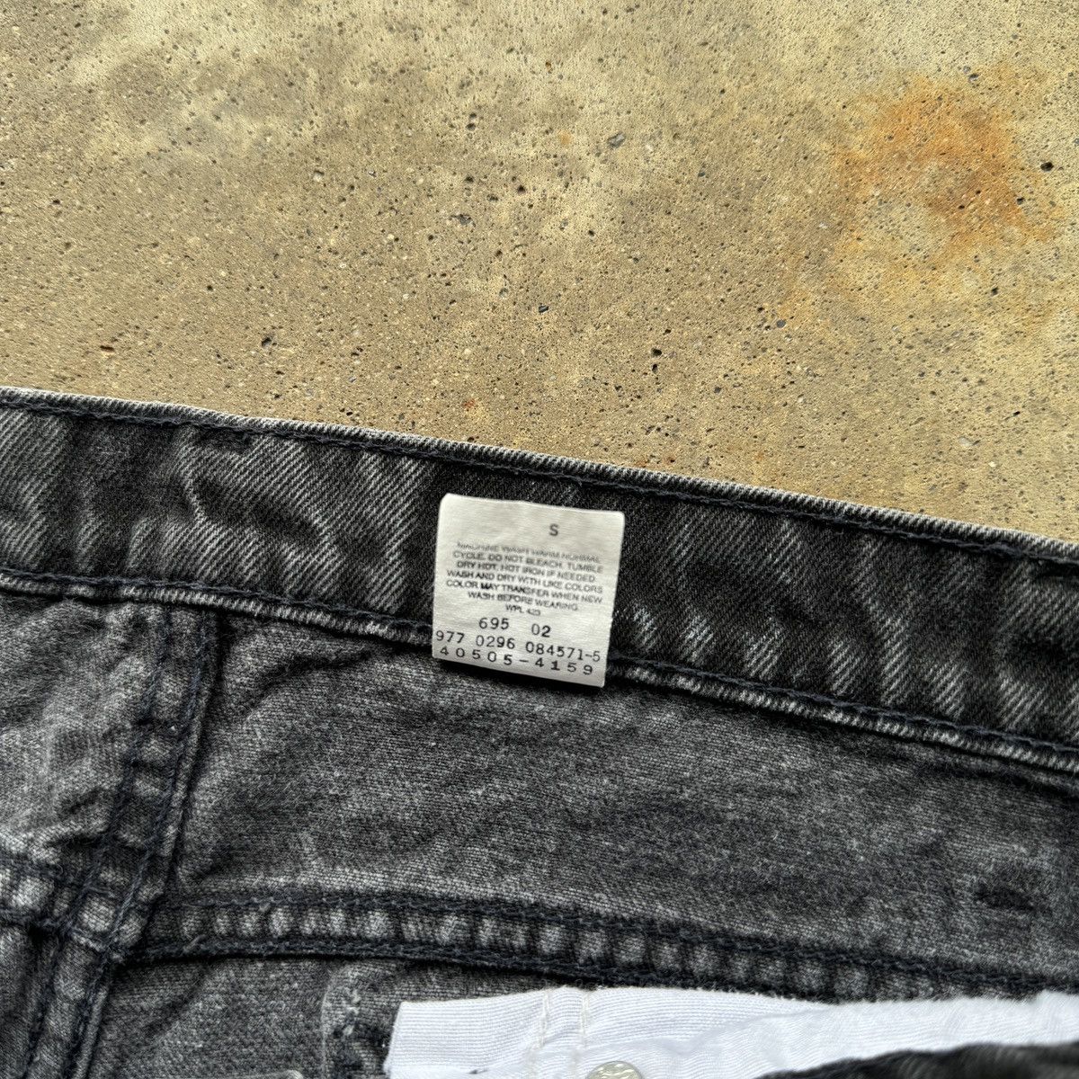 Vintage Vintage 90s Levi's 505 Faded Black Orange Tab Denim Jeans Size US 33 - 6 Thumbnail