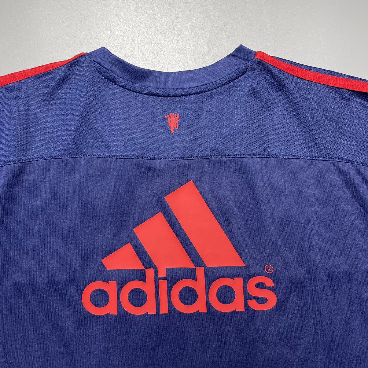 Vintage MANCHESTER UNITED ADIDAS 2015/2016 FOOTBALL TRAINING JERSEY Size US L / EU 52-54 / 3 - 7 Thumbnail