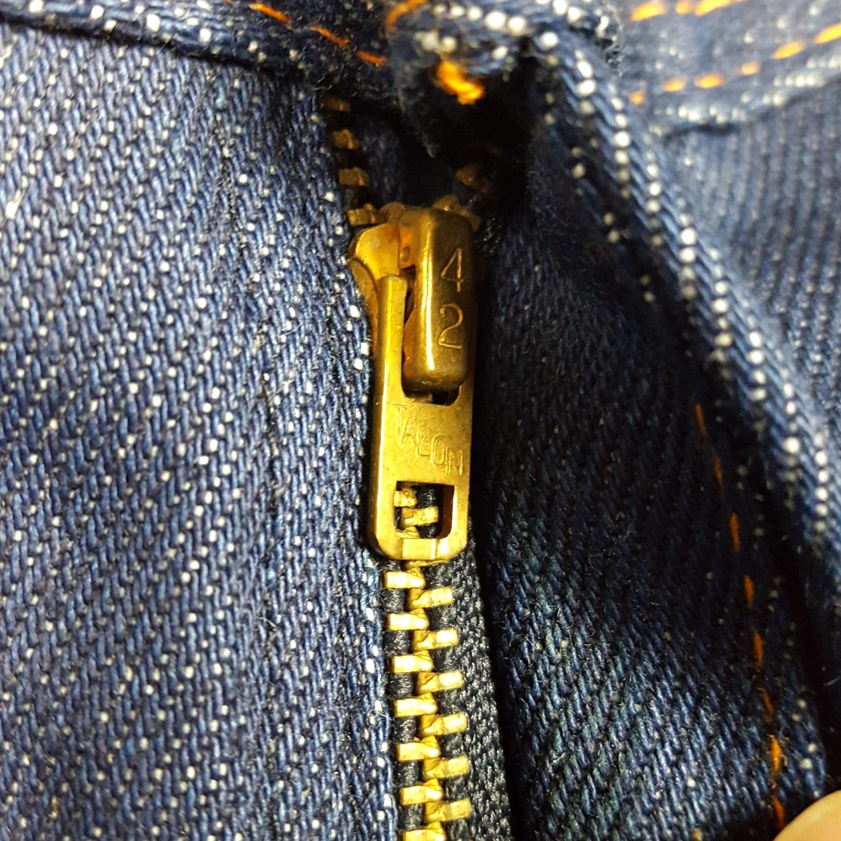 Denime VINTAGE Rugged 80s Cowboy Jeans Men’s 35x29 Dark Wash Denim Blue 5-Pocket Retro Grunge Size US 35 - 6 Thumbnail