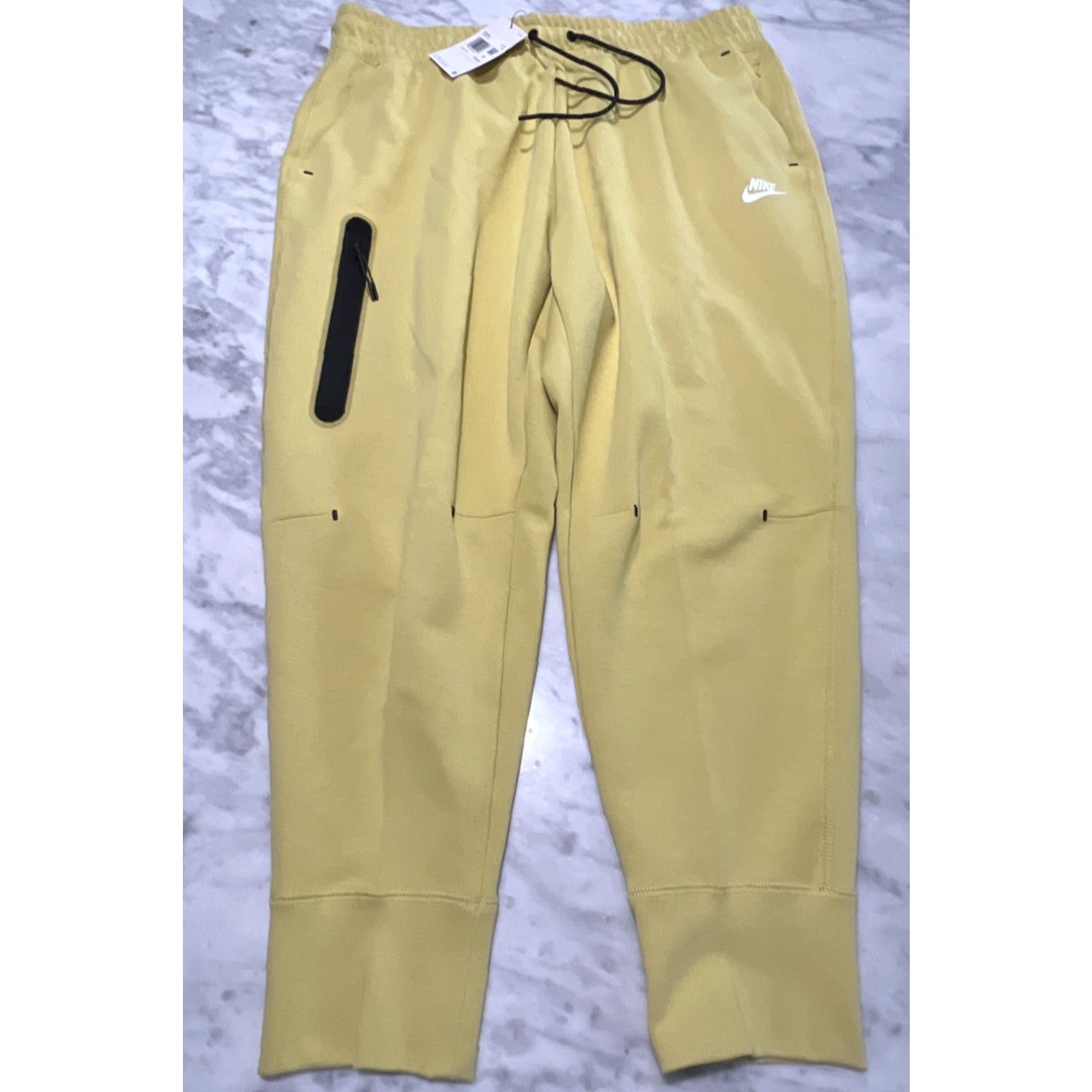 Nike VINTAGE Nike Sportswear Plus Tech Fleece Pants Womens 1X DA2043-304 High Rise Greenish Yellowish Jogger Nike Womens Pants Size 40" / US 18 - 2 Thumbnail