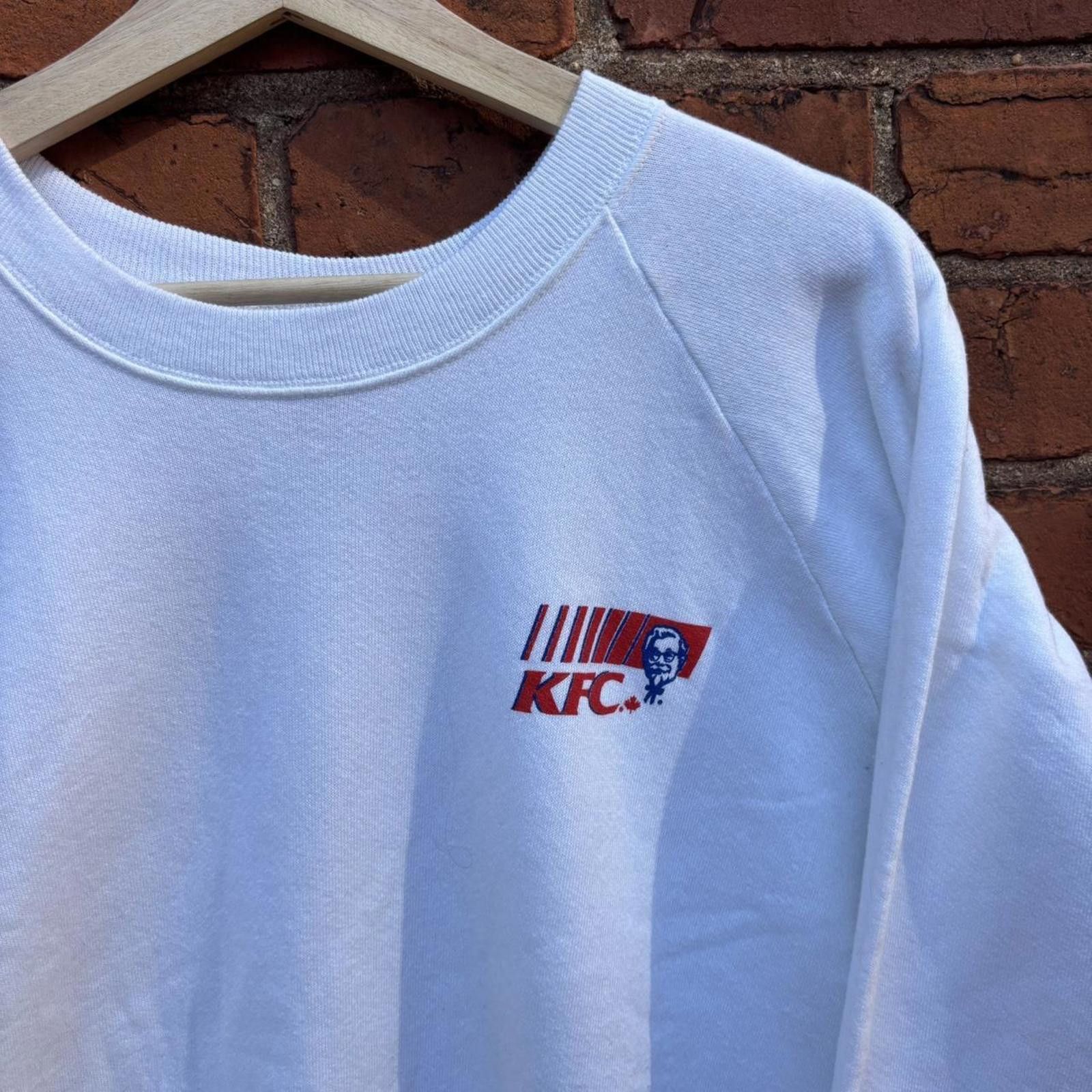 Fruit Of The Loom vintage KFC crewneck sweatshirt 90s kentucky fried chicken Size US XL / EU 56 / 4 - 1 Thumbnail