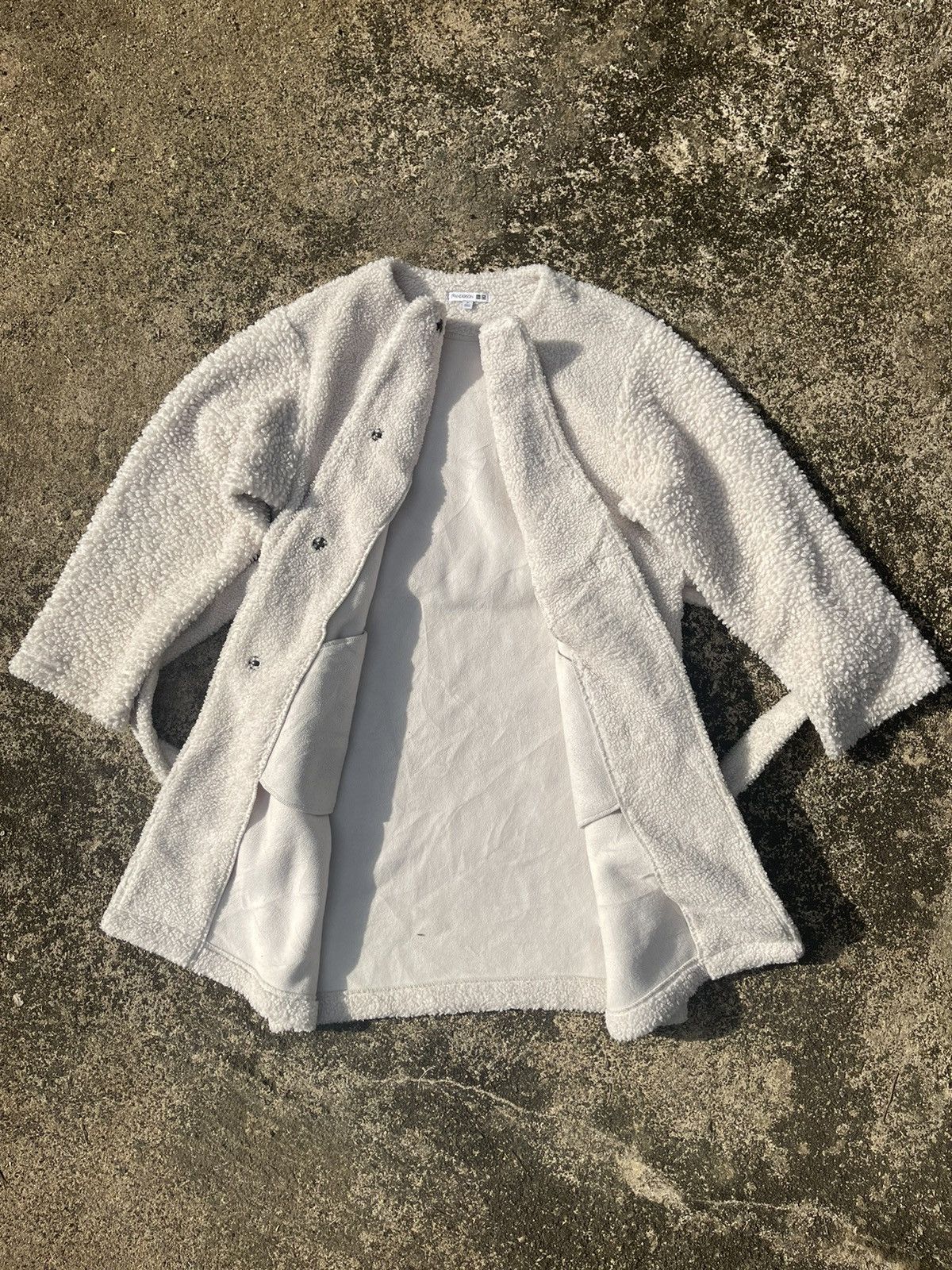 JW Anderson × Uniqlo JW Anderson x Uniqlo White Fleece Belted Coat M Size US M / EU 48-50 / 2 - 17 Thumbnail
