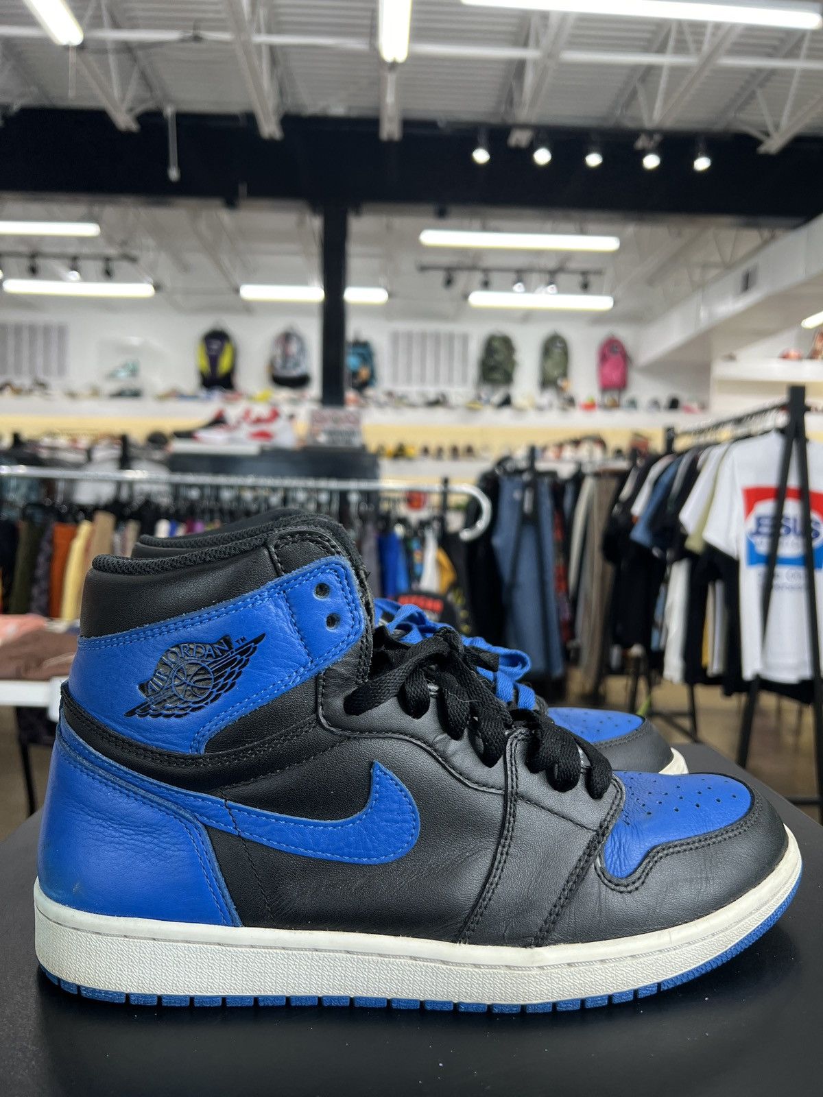 Jordan Brand × Nike Air Jordan 1 Royal Sz. 10 (2017) Size US 10 / EU 43 - 6 Thumbnail