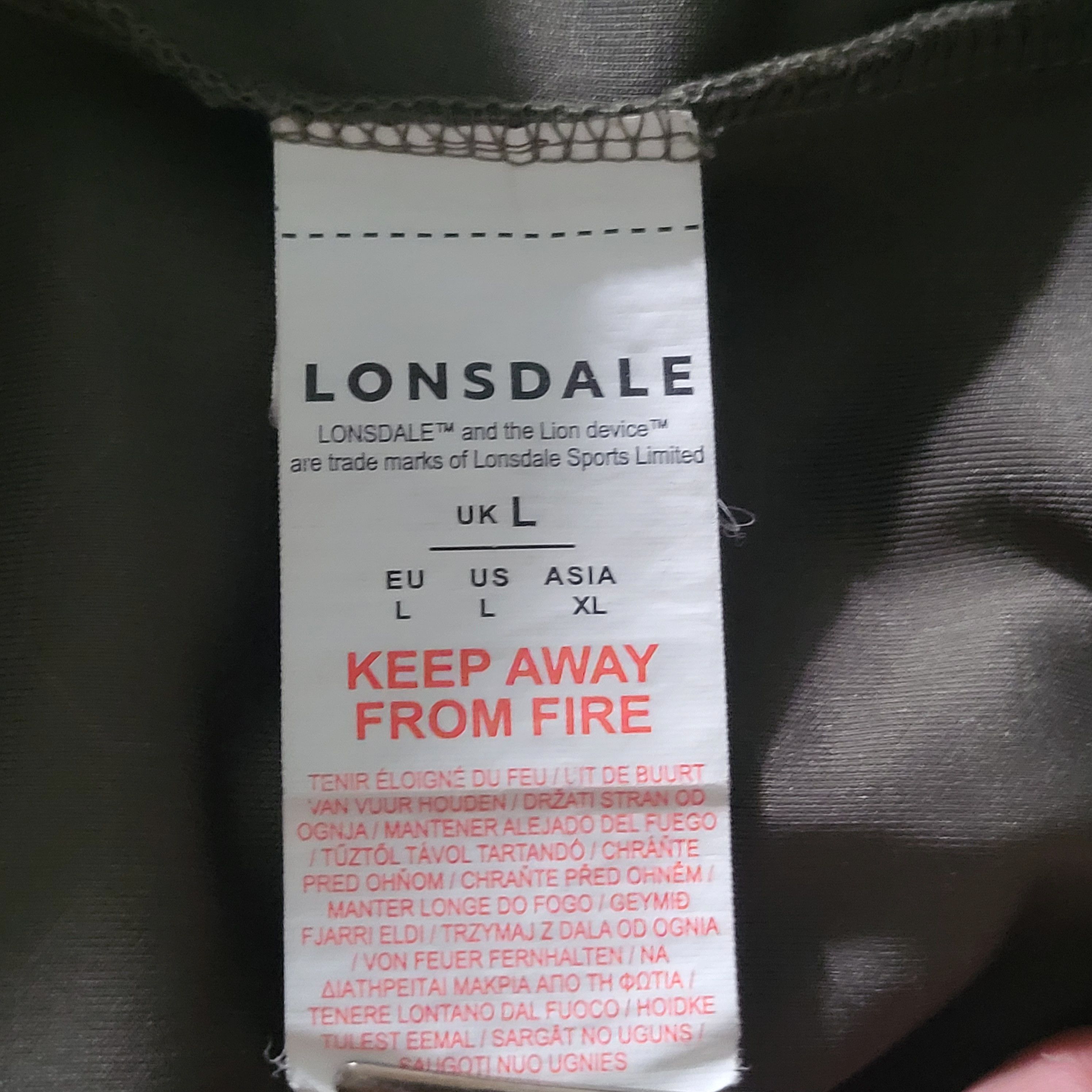 Lonsdale RARE Zip Up Vintage Lonsdale size L but fit XL Size US L / EU 52-54 / 3 - 7 Thumbnail
