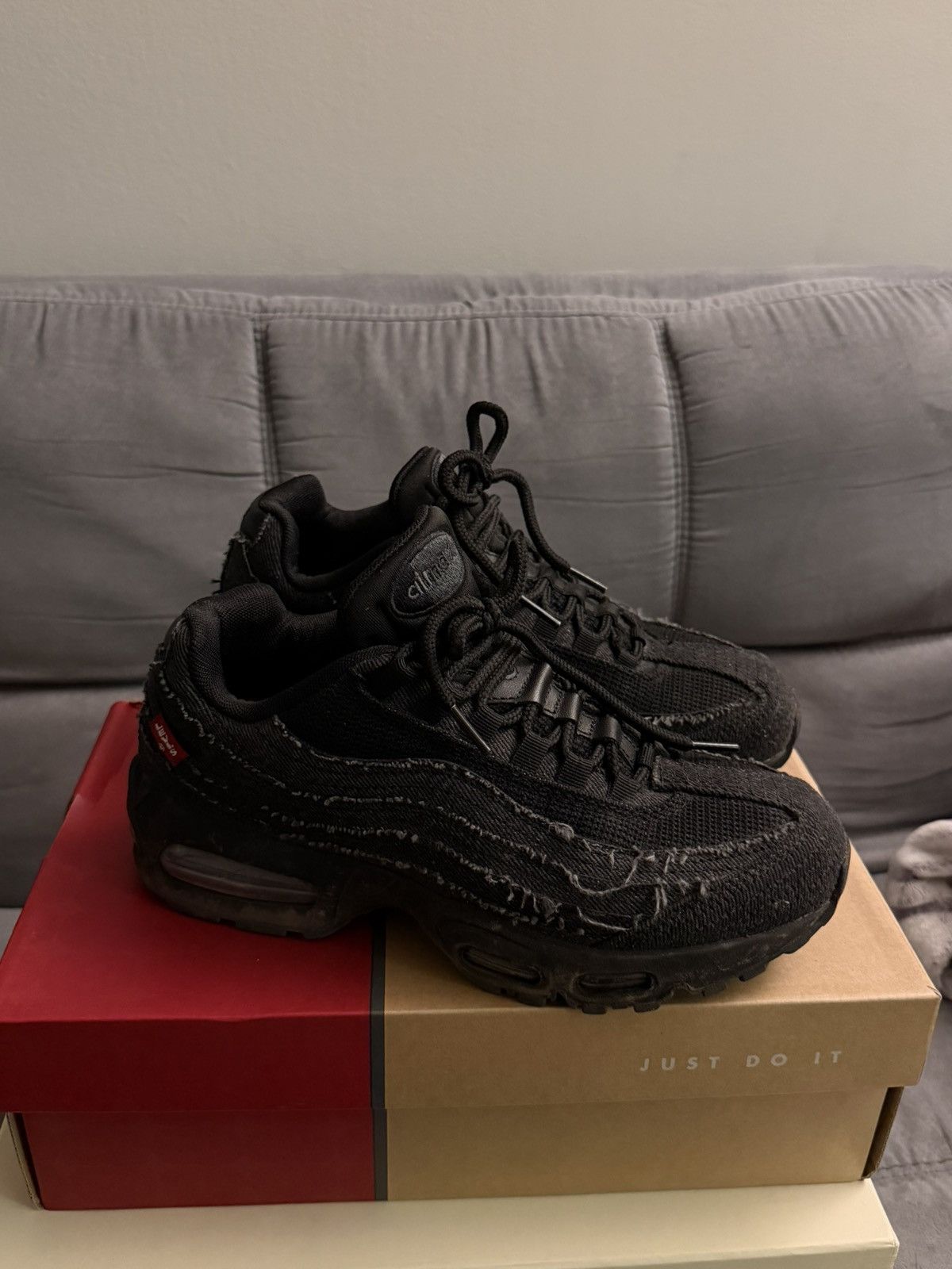 Levi's × Nike Nike x Levis Black Air Max 95 Black Size 7 Size US 7 / EU 40 - 1 Thumbnail