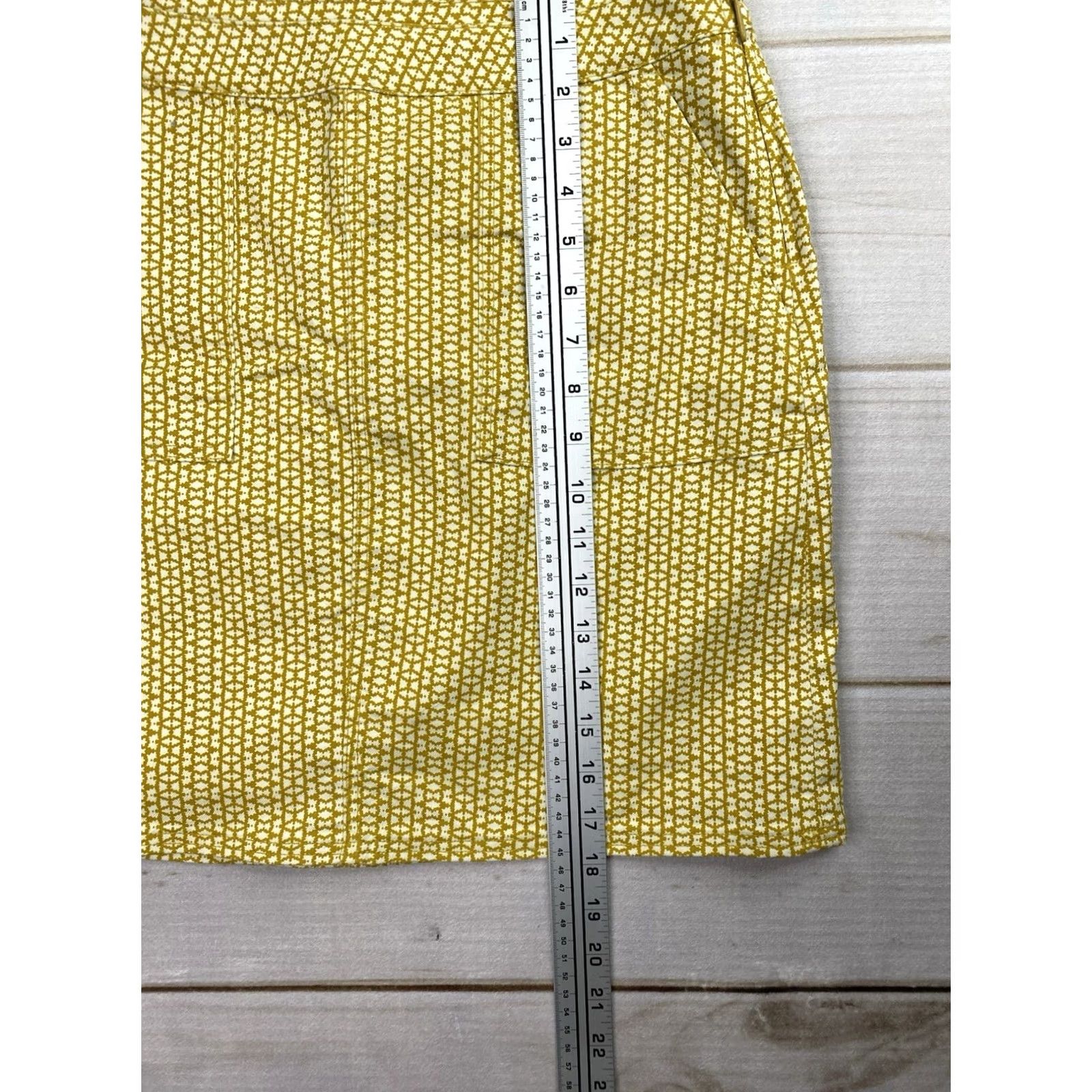 Prana prAna Mini Skirt Sz 6 Gold Geometric Print Outdoor Hiking Casual Shirt? Size 28" / US 6 / IT 42 - 4 Thumbnail
