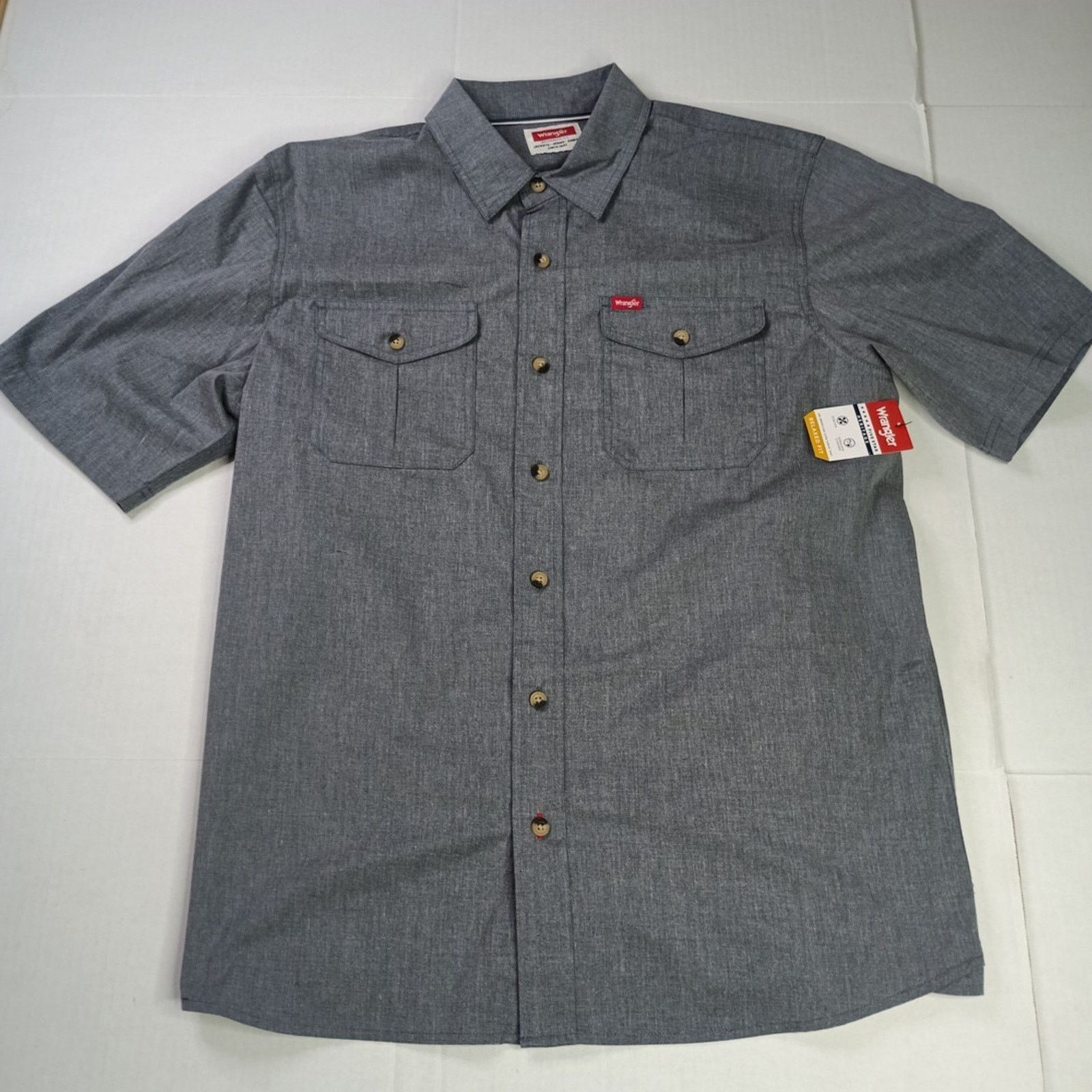 Wrangler Wrangler Men's Relaxed Fit Woven Button Up Shirt Size L Gray Size US L / EU 52-54 / 3 - 1 Thumbnail