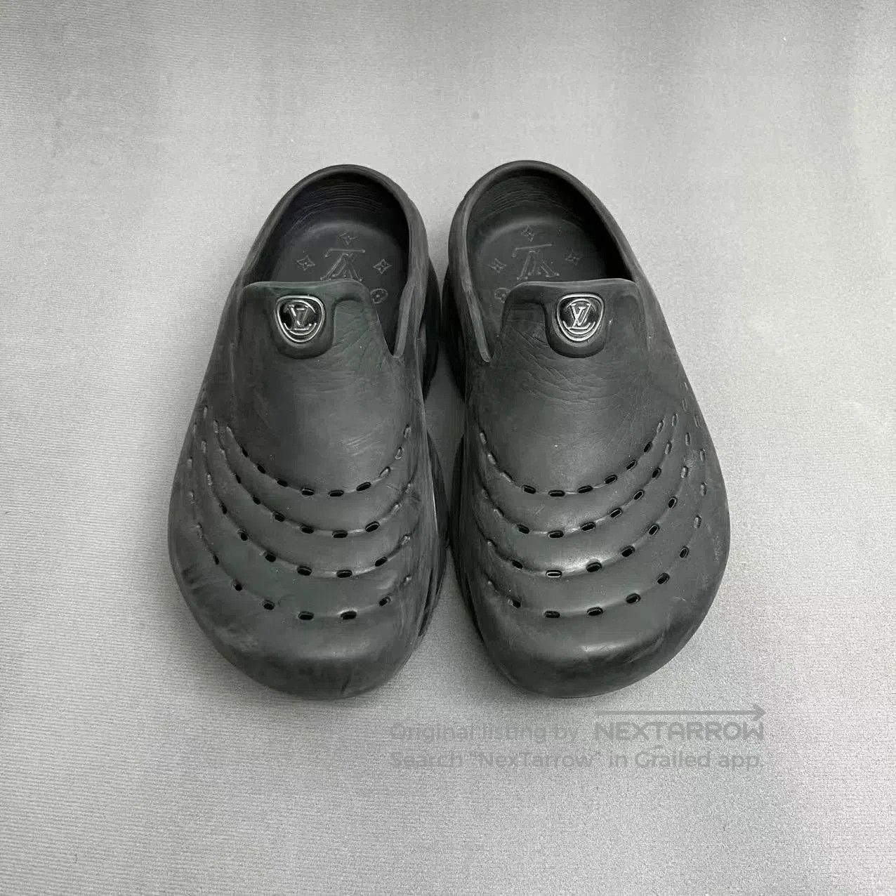 Louis Vuitton louis vuitton black shark bottom shoes. Size US 8 / EU 41 - 2 Thumbnail