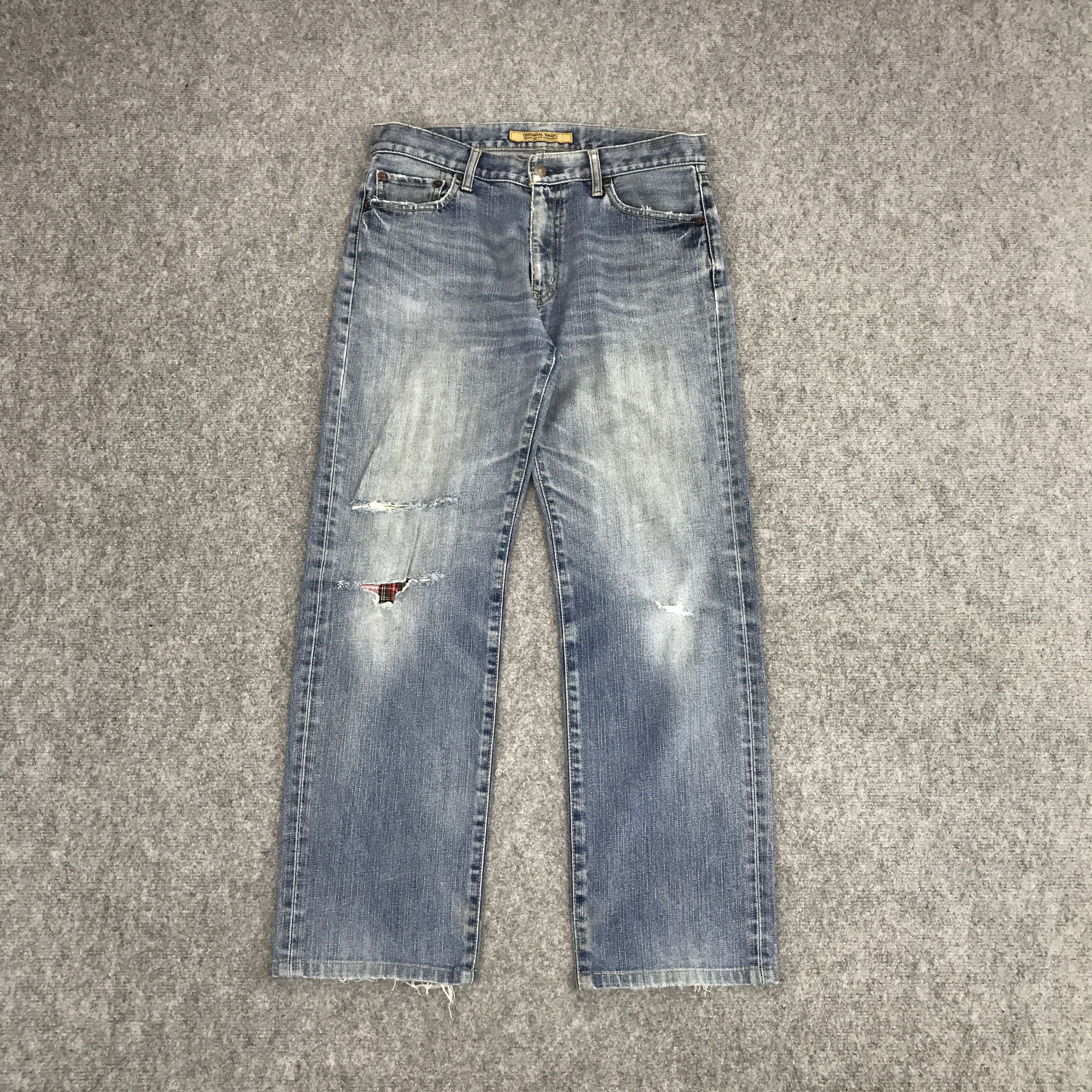 Jun Takahashi × Uniqlo JAPANESE UNIQLO DISTRESSED DENIM JEANS Size US 32 / EU 48 - 1 Thumbnail