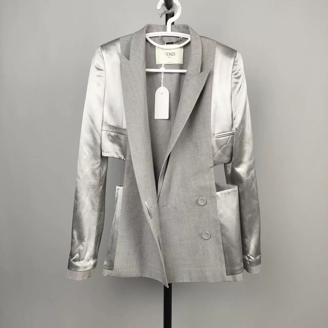 Fendi FENDI suit jacket 36 250929ZJXTT02 Size XS / US 0-2 / IT 36-38 - 1 Thumbnail
