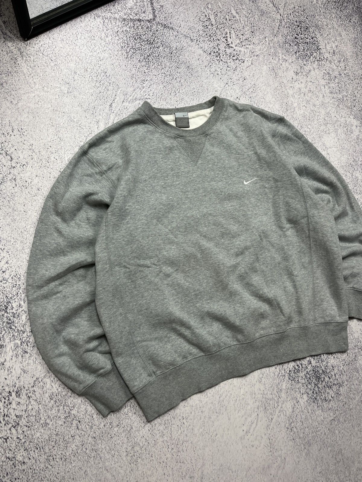 Nike Nike Vintage 00’s Basic Grey Sweatshirt Mini Swoosh Logo Size US L / EU 52-54 / 3 - 4 Thumbnail