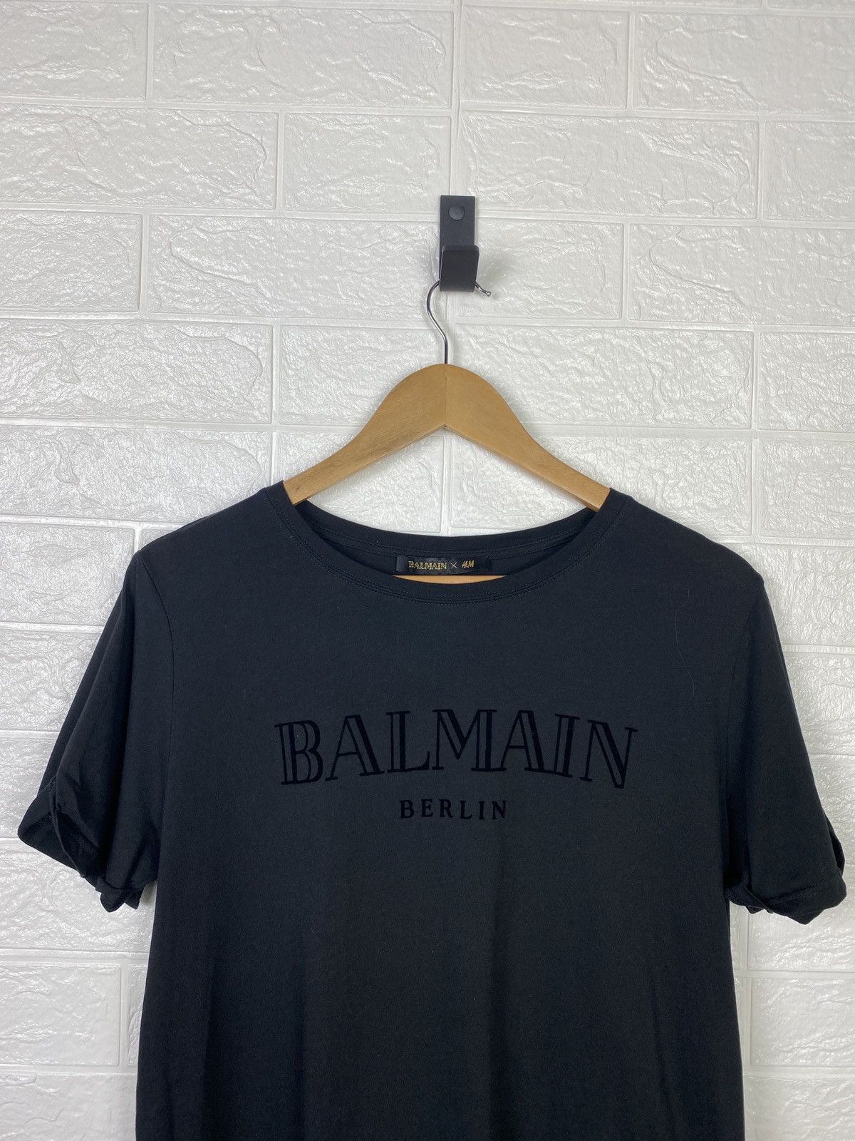Balmain × H&M Balmain x H&M vintage t-shirt big logo womens Size L Size L / US 10 / IT 46 - 3 Thumbnail