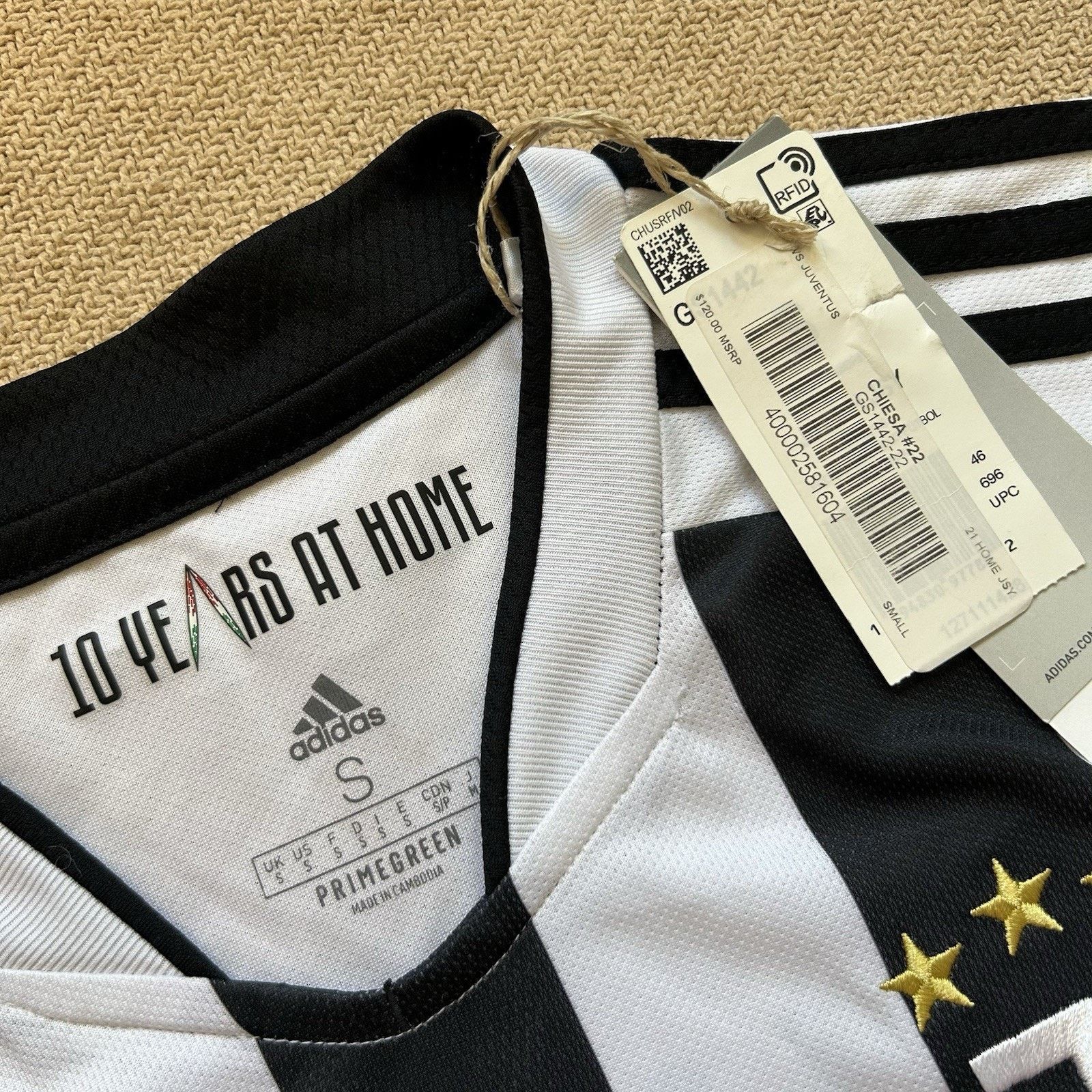Adidas NEW Juventus 2021-22 Chiesa Home Football Soccer Jersey Size US S / EU 44-46 / 1 - 3 Thumbnail