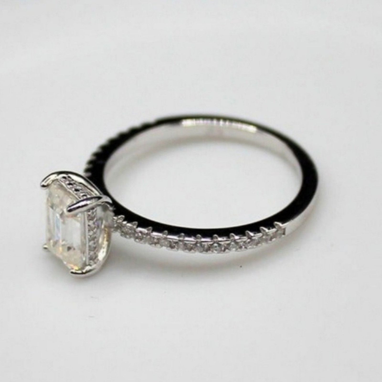 Boutique Moschino Moissanite Ring Solitaire Emerald Cut 925 Silver 8 Size ONE SIZE - 5 Thumbnail