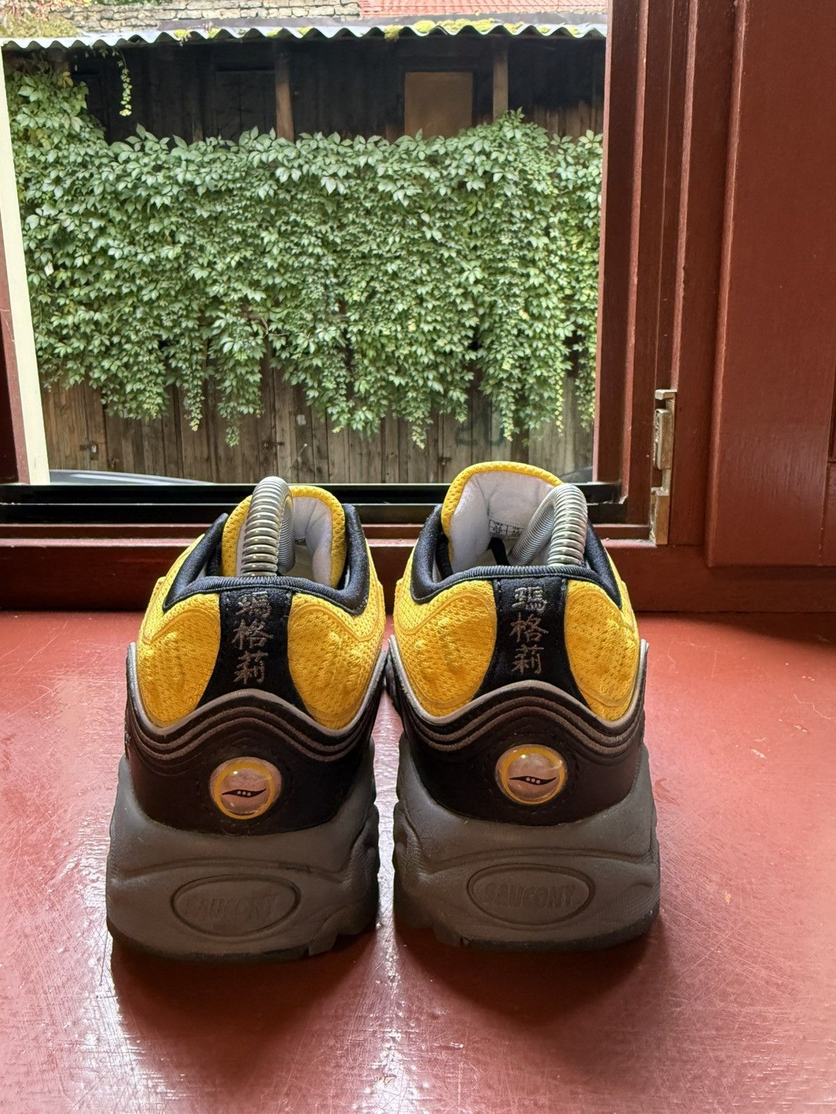 Saucony Saucony Matrix Yellow/Black Size US 7 / IT 37 - 5 Thumbnail