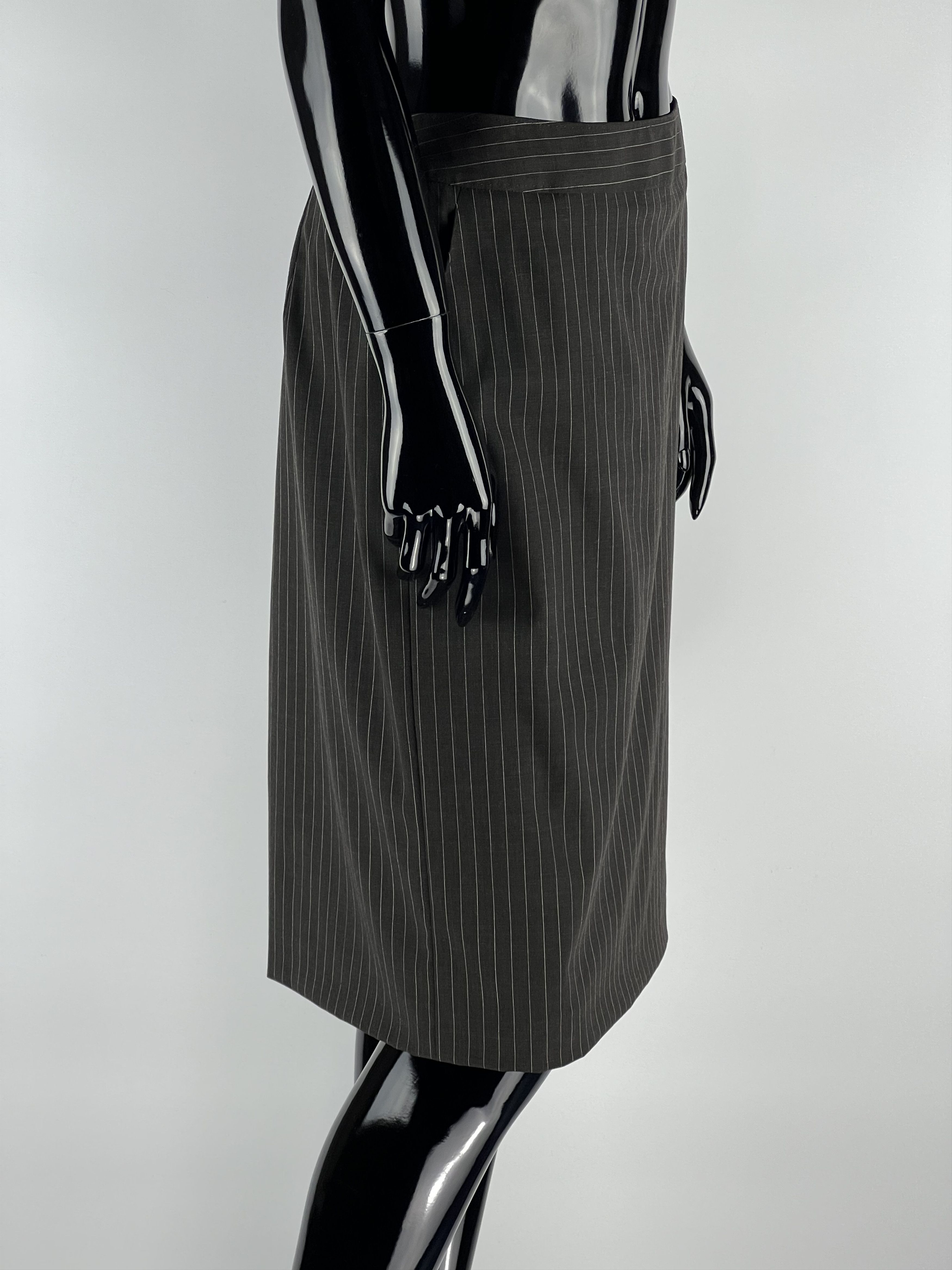 Max Mara Max Mara Gray Striped Wool Dress Size US 8 Size 30" / US 8 / IT 44 - 2 Thumbnail
