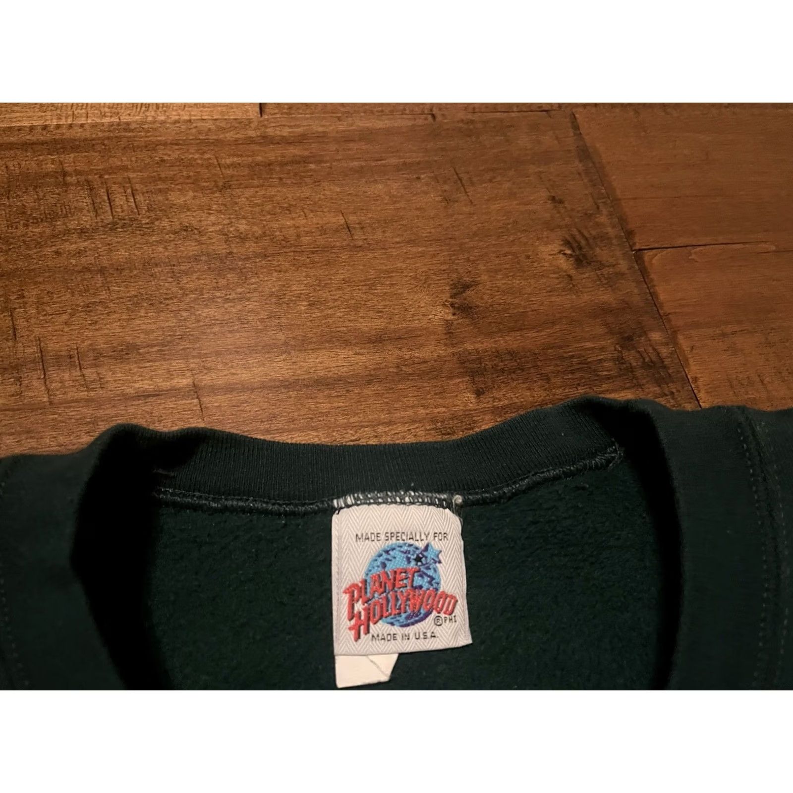 Planet Hollywood VINTAGE Planet Hollywood Sweatshirt Green Crewneck USA 90s Adult Large Unisex Mens Womens Regular Size L Centered Front Embroidered Lettering Size US L / EU 52-54 / 3 - 3 Thumbnail