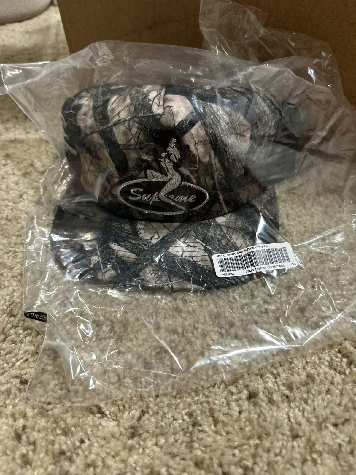 Supreme SUPREME METAL CHINO GIRL MESHBACK 5 PANEL HTC OLIVE CAMO DS Size ONE SIZE - 1 Thumbnail