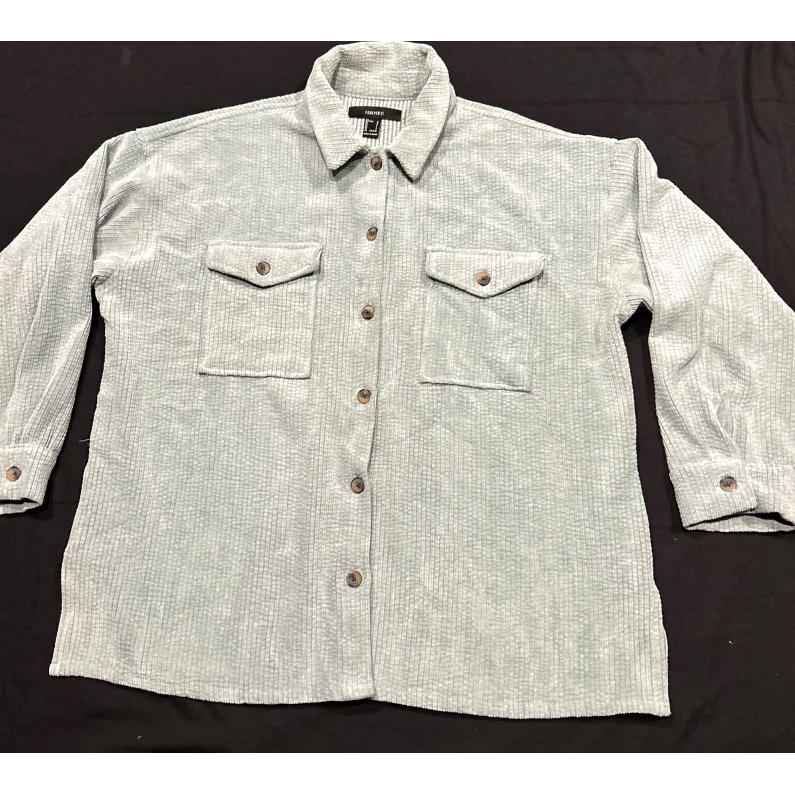Forever 21 FOREVER 21 Shirt Women L Sage Button Up Polyester Blend Oversized 90s 28.5” Length Size L / US 10 / IT 46 - 2 Thumbnail