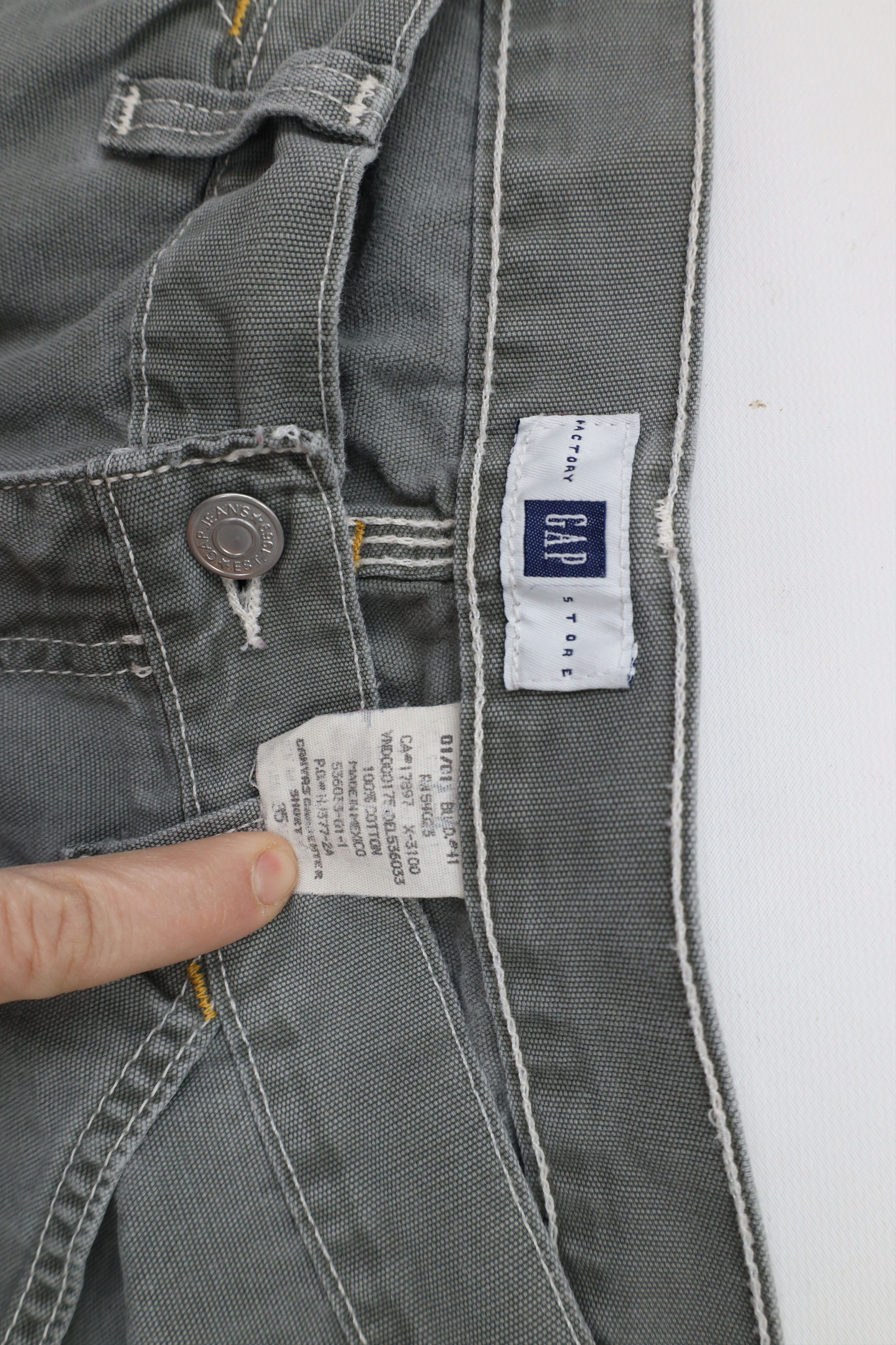 Gap × Vintage Vintage Y2K 2001 Gap Above Knee Dungaree Shorts Gray Cotton Size US 35 - 6 Thumbnail
