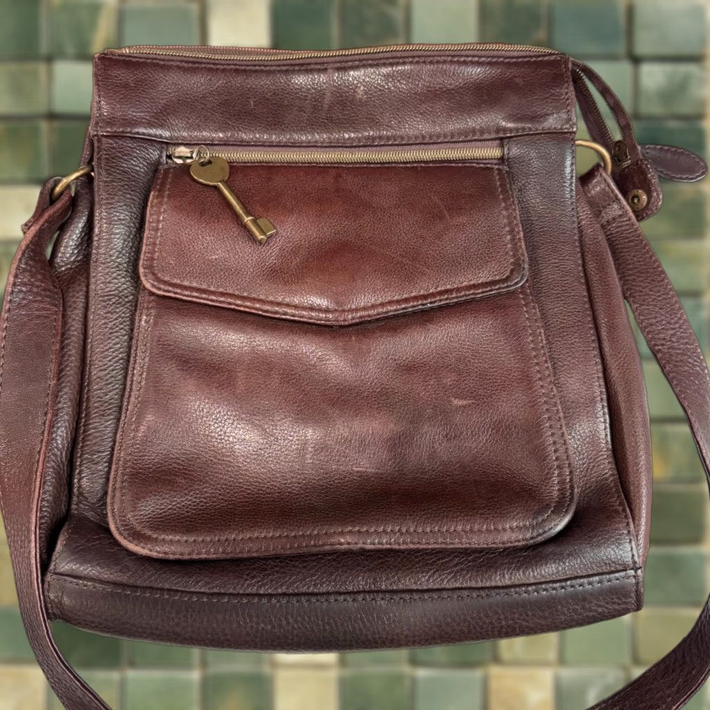 Fossil VINTAGE Fossil Dark Brown Pebble Leather Key Charm Crossbody Satchel Bag Purse Size ONE SIZE - 1 Thumbnail