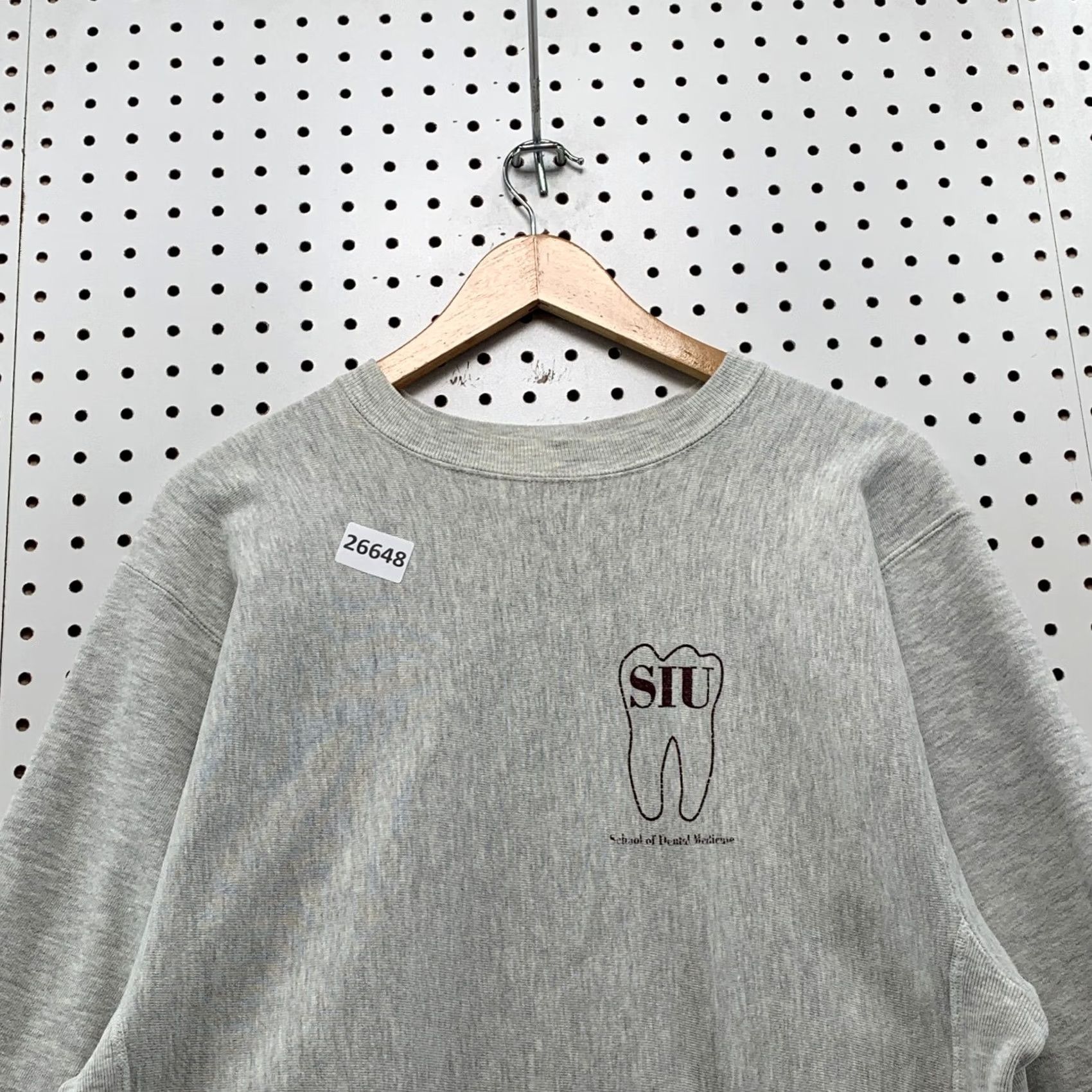 Champion VINTAGE Champion Shirt Mens L Gray 80s Reverse Weave Sweatshirt SIU Dental 5x28 Size US L / EU 52-54 / 3 - 4 Thumbnail