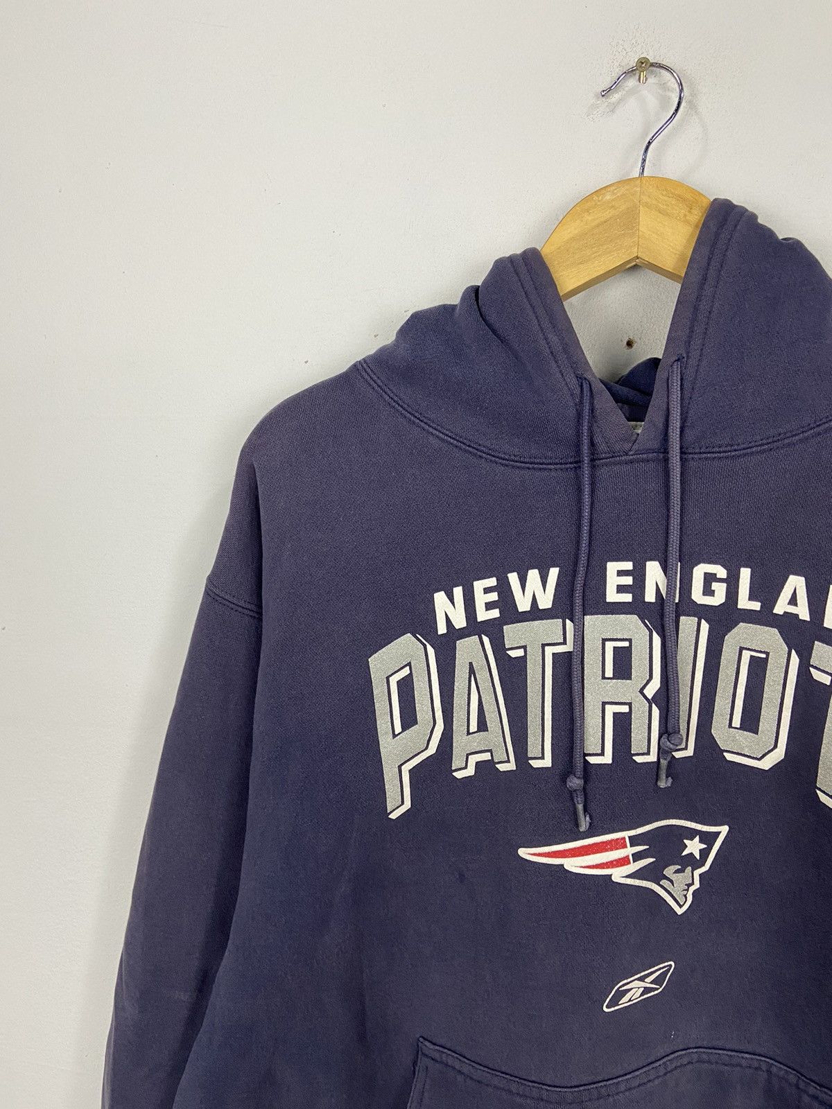 New England Outerwear × Reebok × Vintage Vintage New England Patriots Reebok Hoodies Size US L / EU 52-54 / 3 - 5 Thumbnail