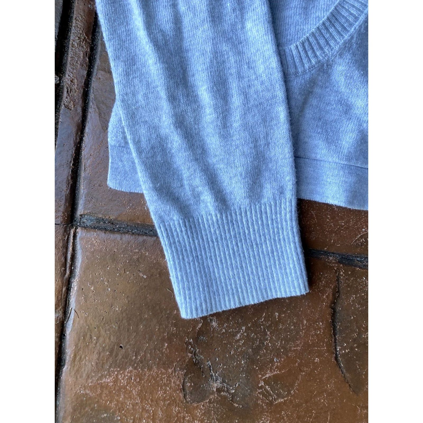 Juicy Couture VINTAGE Juicy Couture Hoodie Sweatshirt Women’s Small Gray Pockets Y2K Slim Velour Rhinestone Barbi e Size S / US 4 / IT 40 - 4 Thumbnail