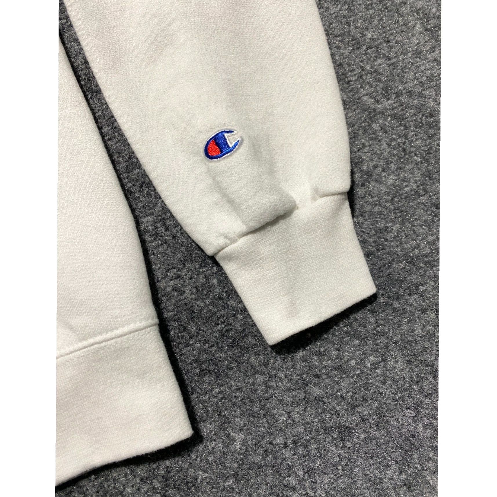 Champion Champion Colorado Crewneck Sweatshirt Mens M White Logo Embroidered Graphic Pullover Regular Fit Clothing Crew Neck All Seasons Size US M / EU 48-50 / 2 - 7 Thumbnail