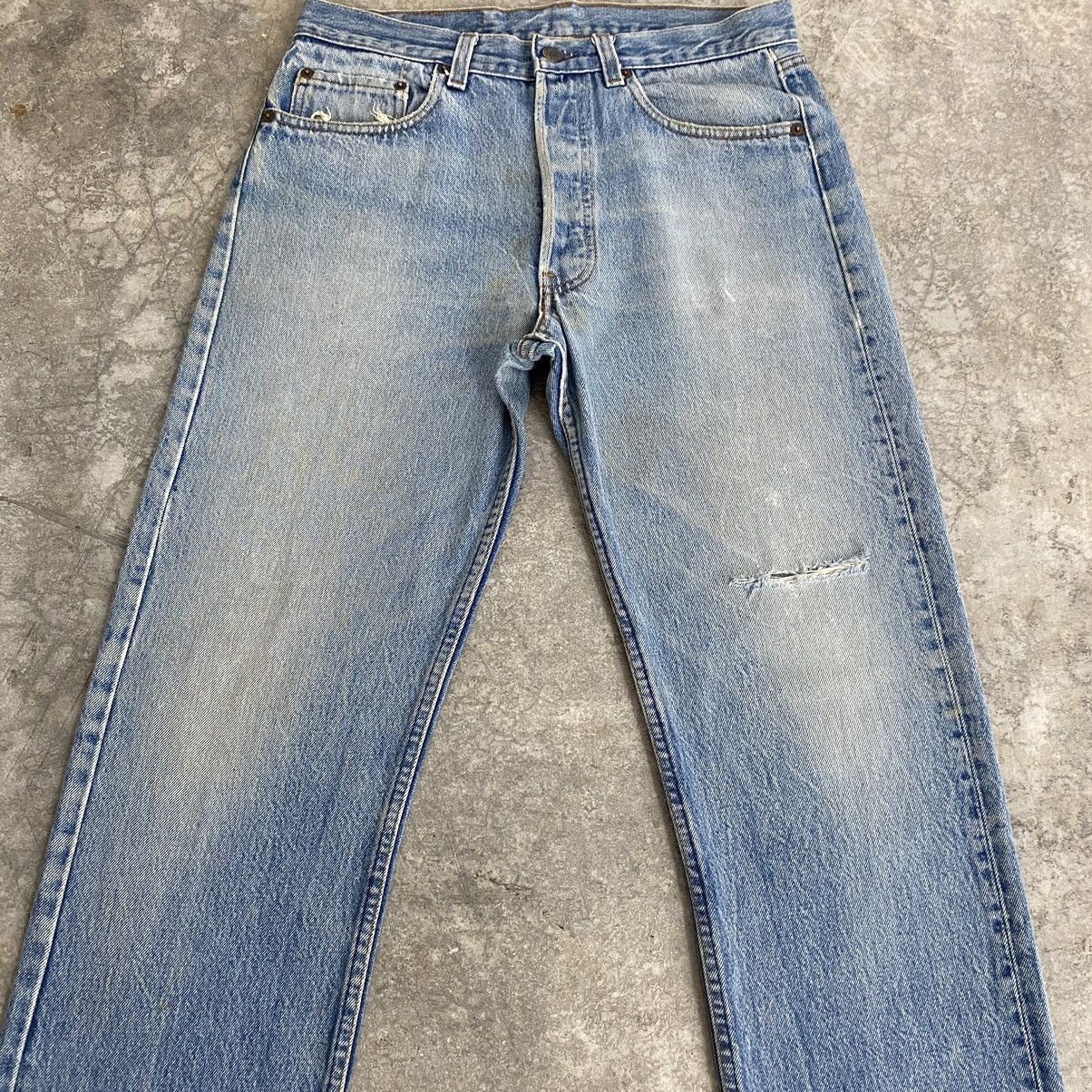 Levi's Vintage 80’s Levis 501 Faded Blue Ripped Denim Jeans Size US 31 - 4 Thumbnail